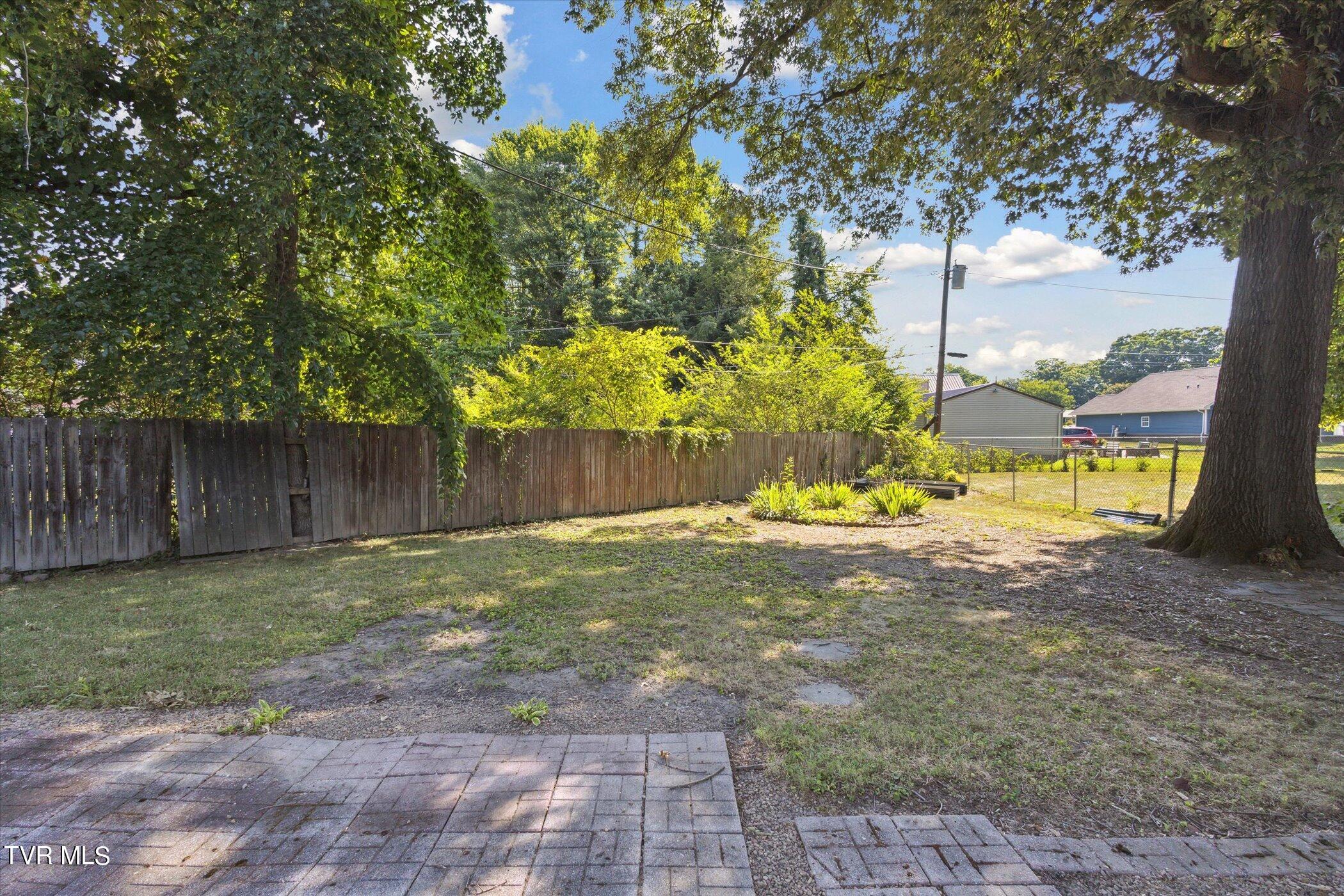 1809 Oakwood Drive