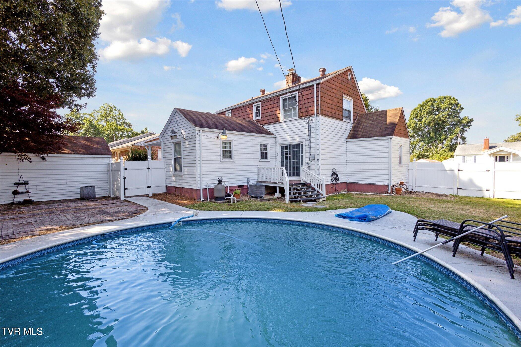1809 Oakwood Drive