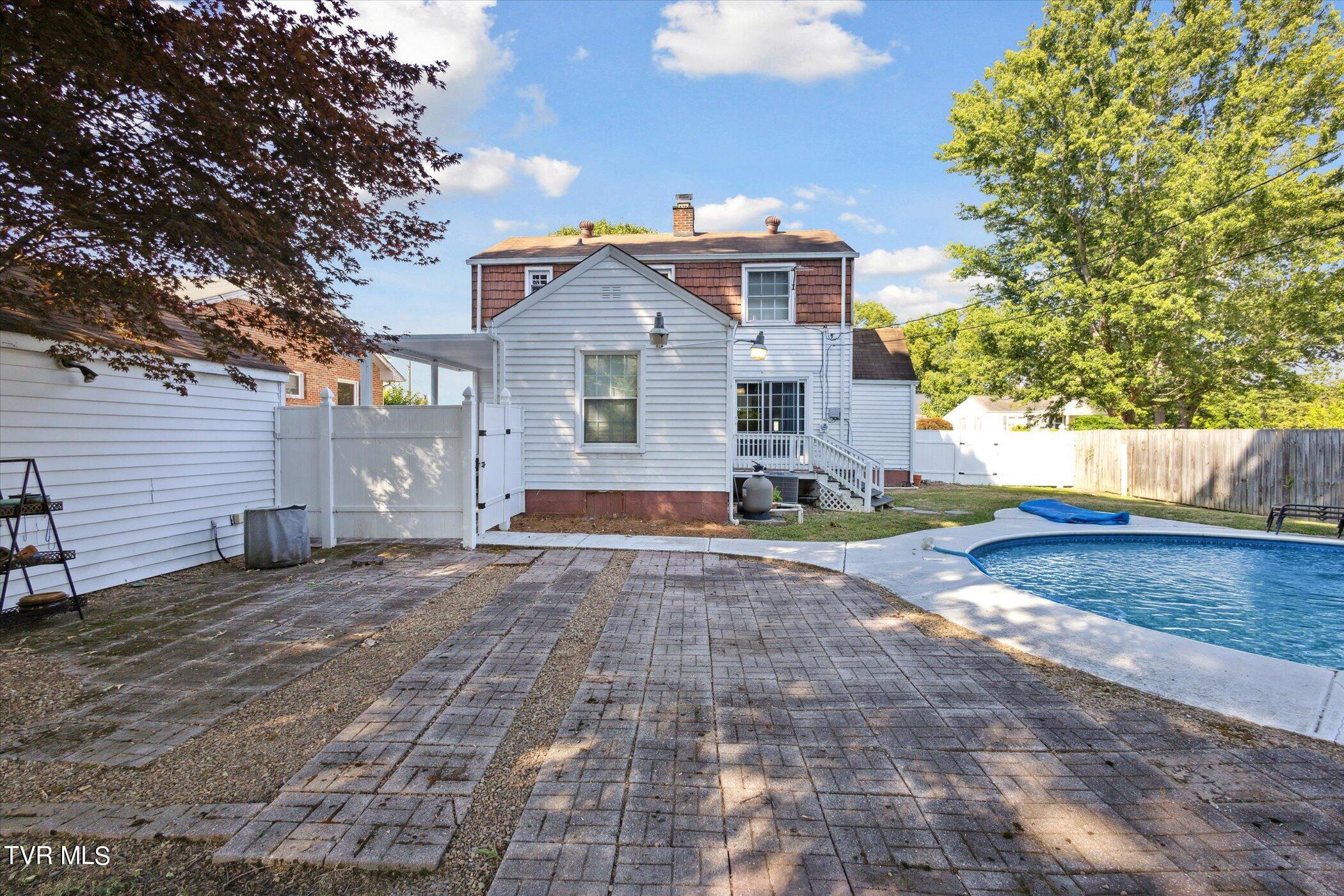 1809 Oakwood Drive