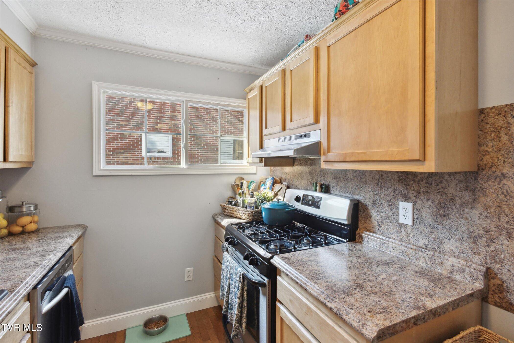 1809 Oakwood Drive