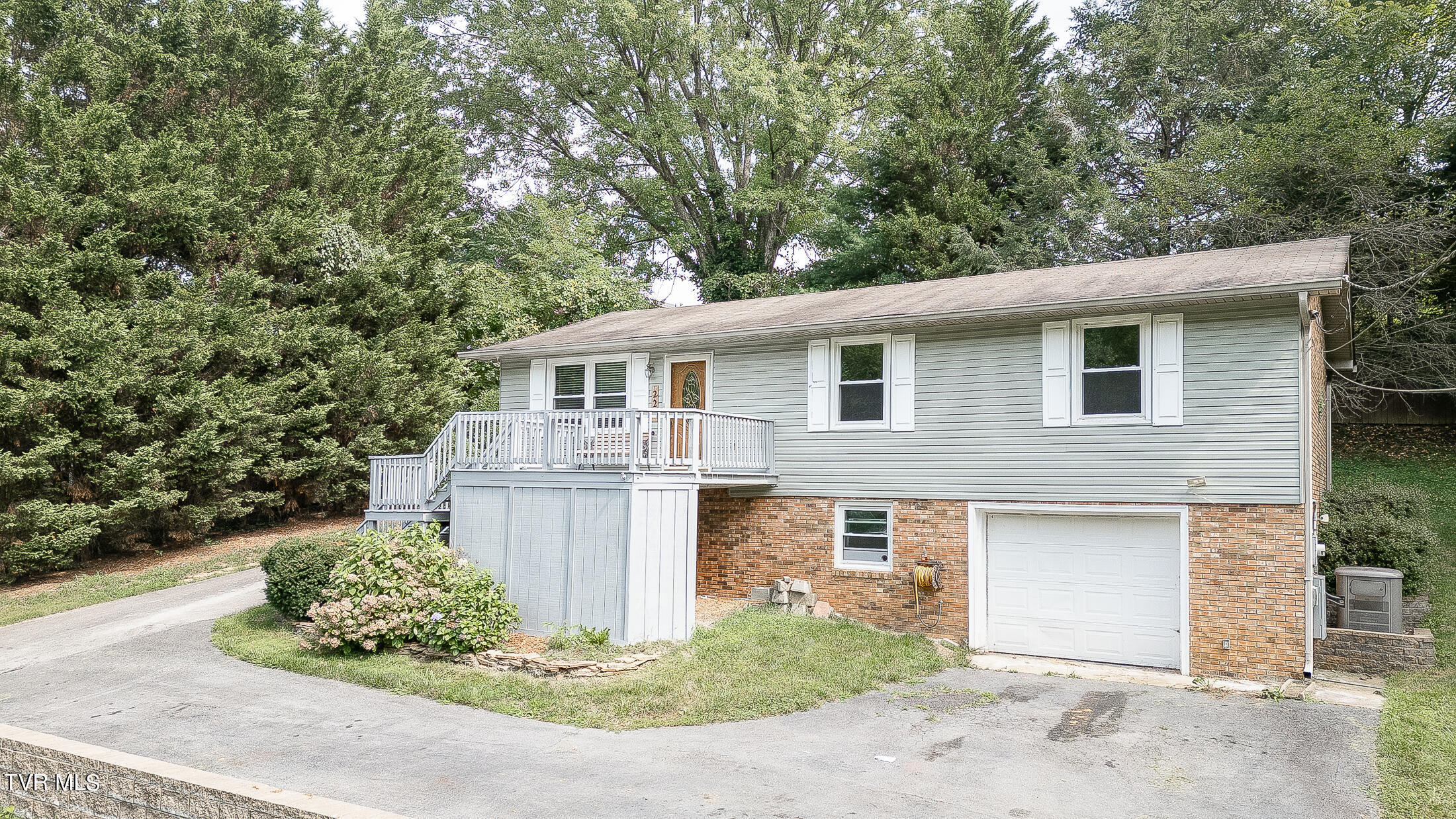 221 Old Parker Pvt Drive