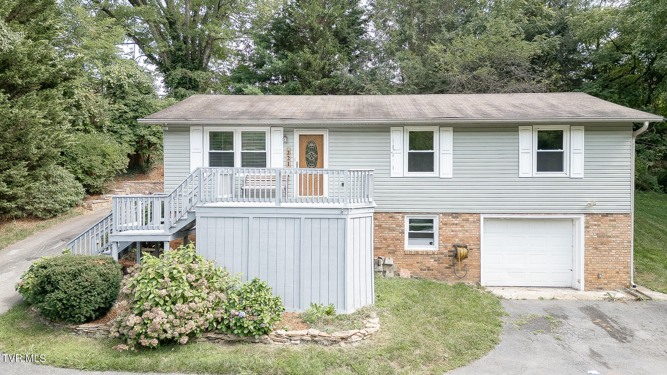 221 Old Parker Pvt Drive
