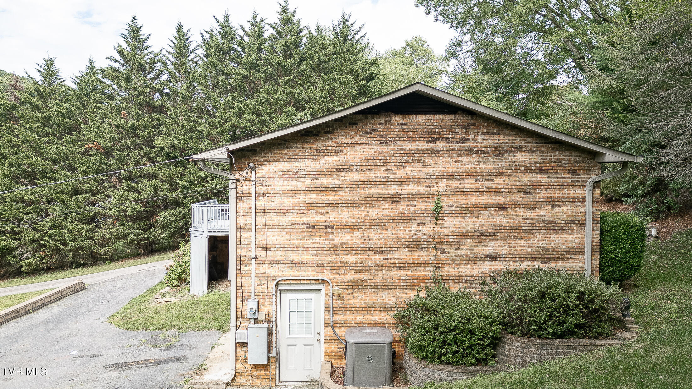 221 Old Parker Pvt Drive