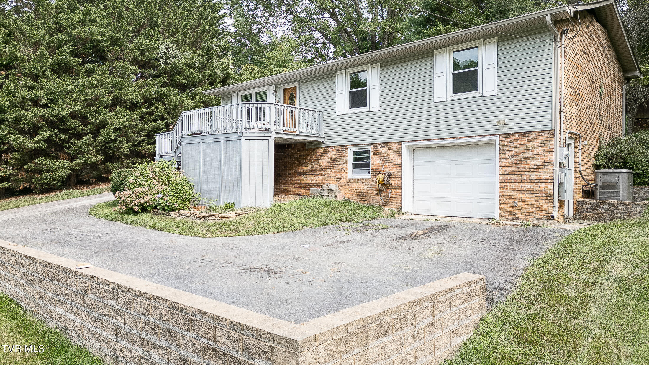 221 Old Parker Pvt Drive