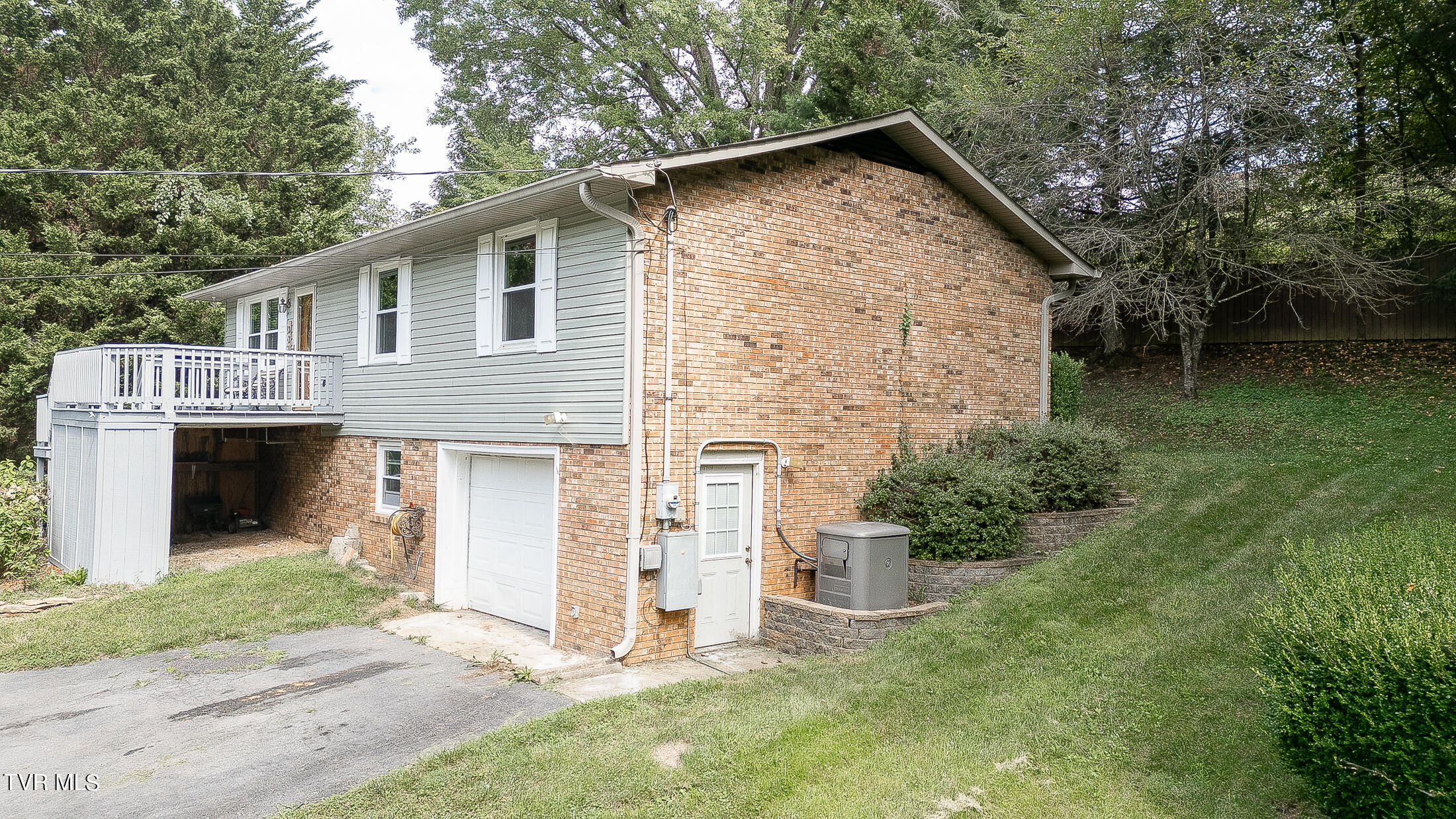 221 Old Parker Pvt Drive
