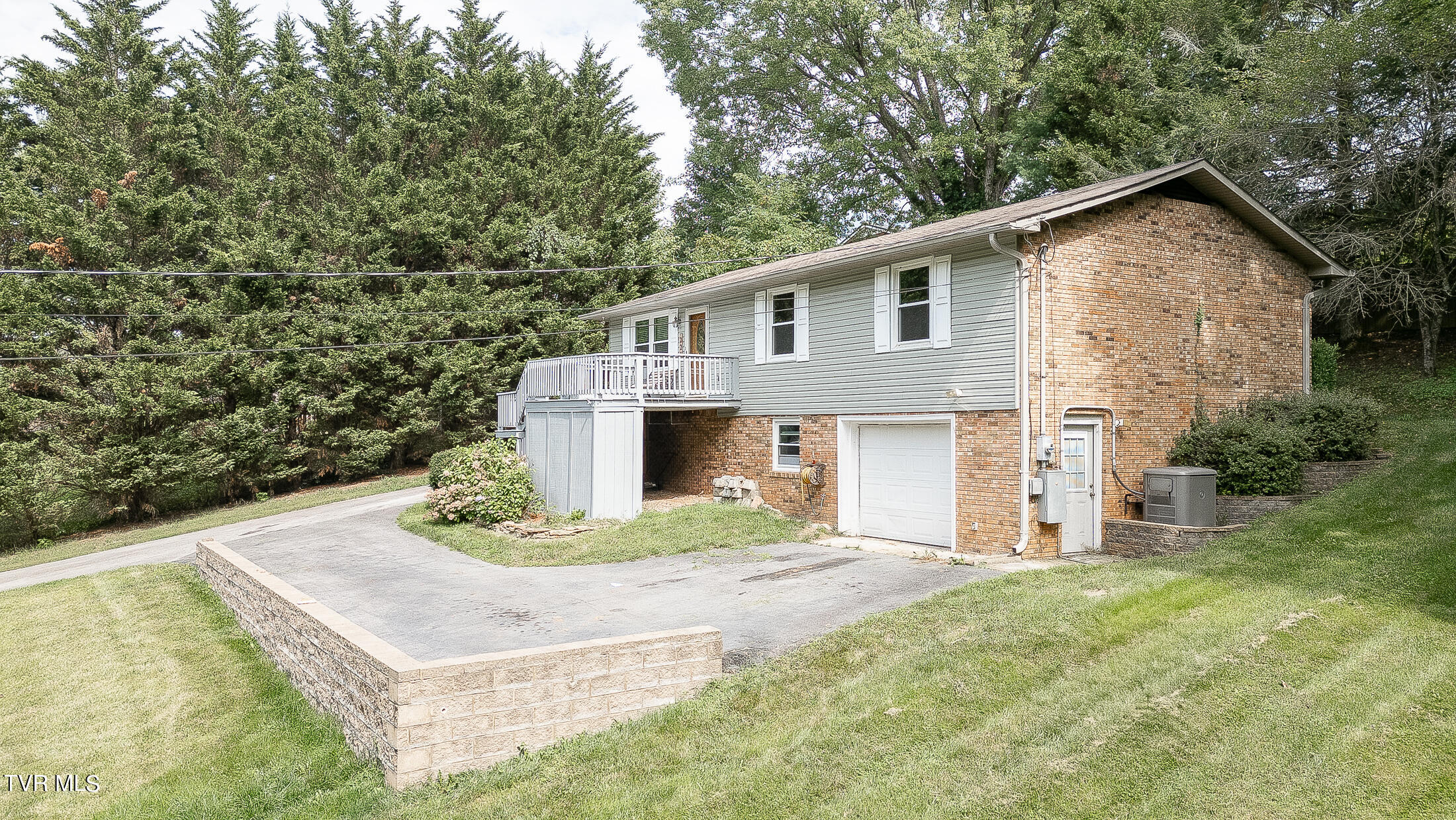 221 Old Parker Pvt Drive