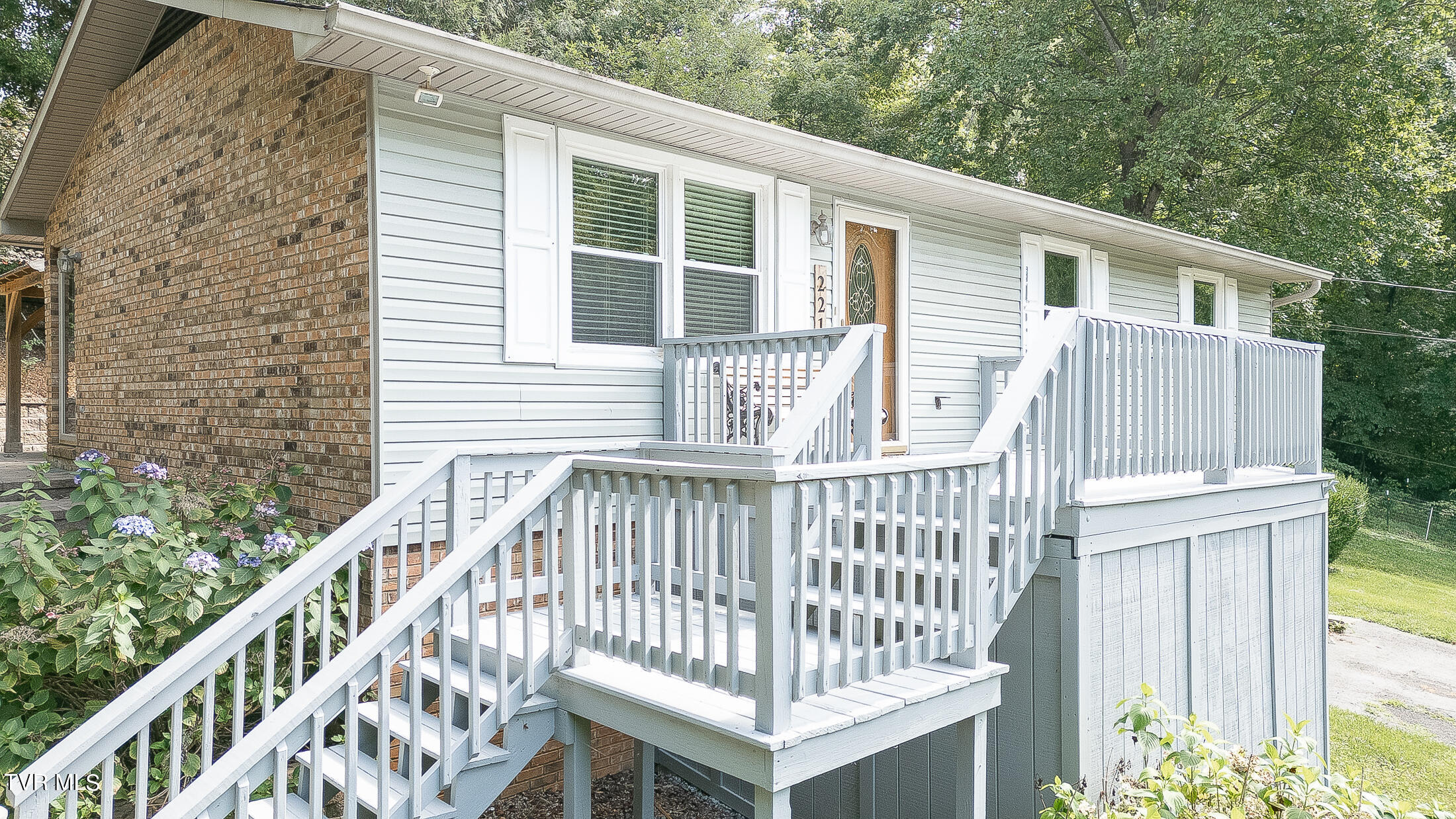 221 Old Parker Pvt Drive