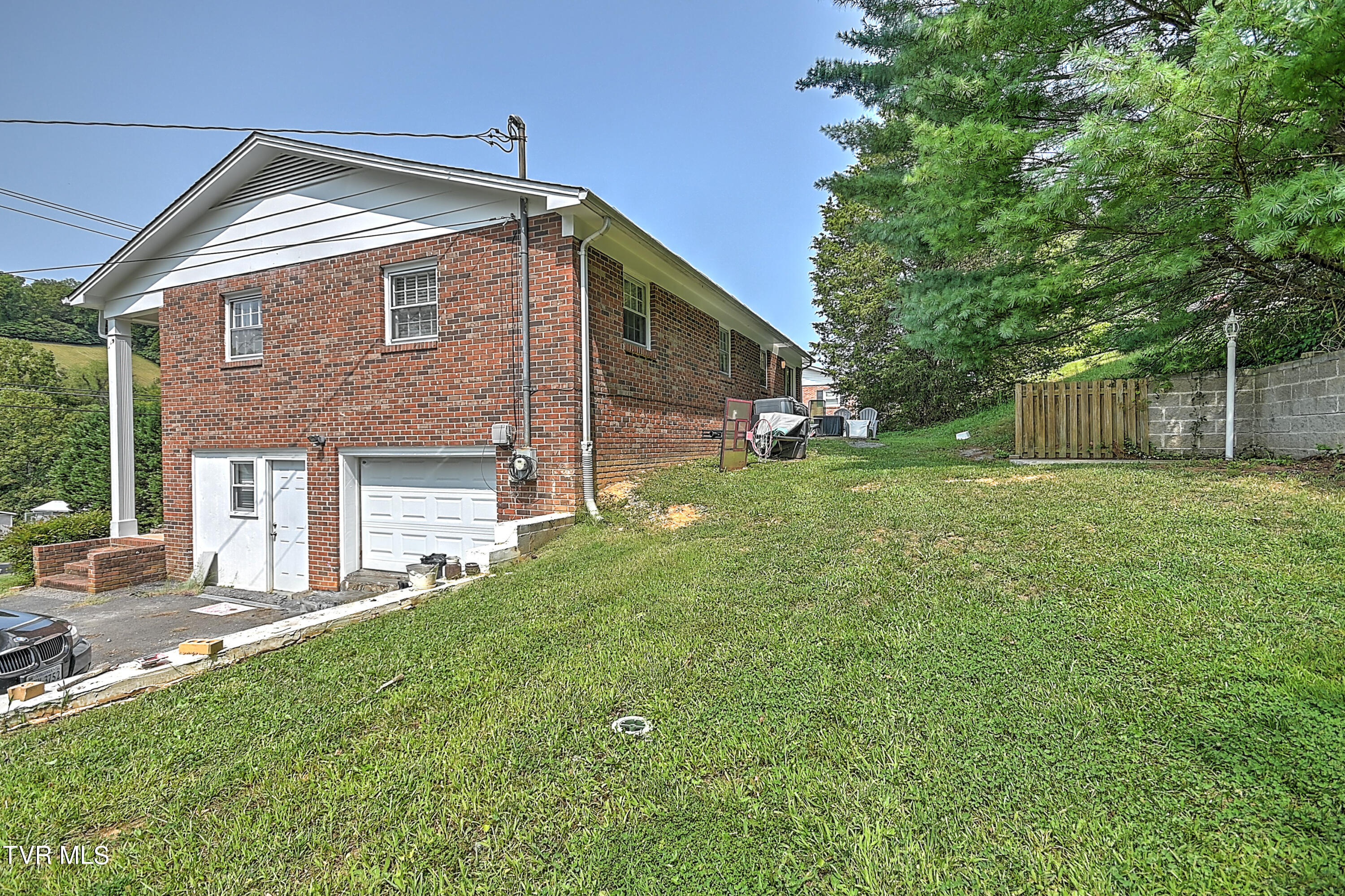 321 Summerville Road