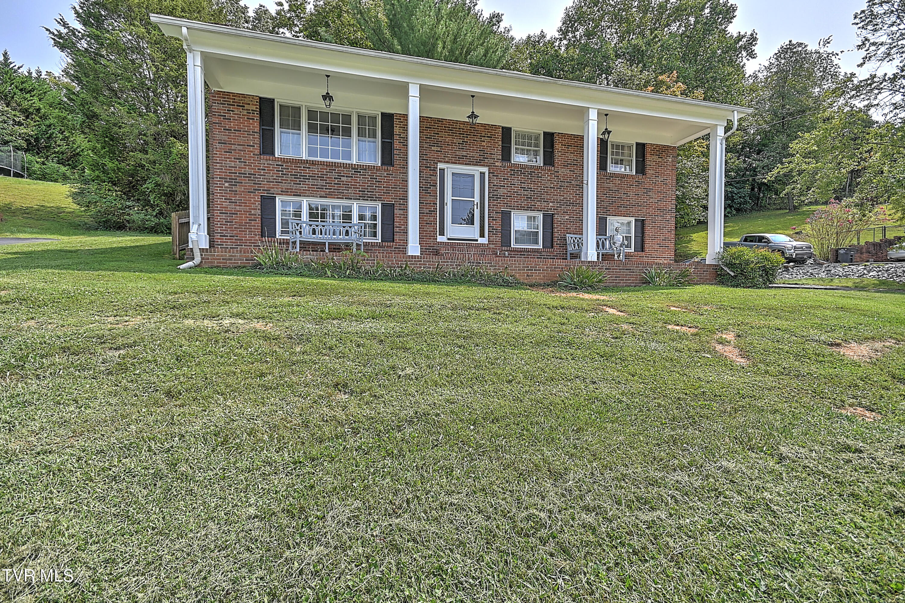 321 Summerville Road