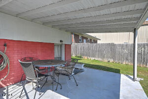 320 Glen Avenue