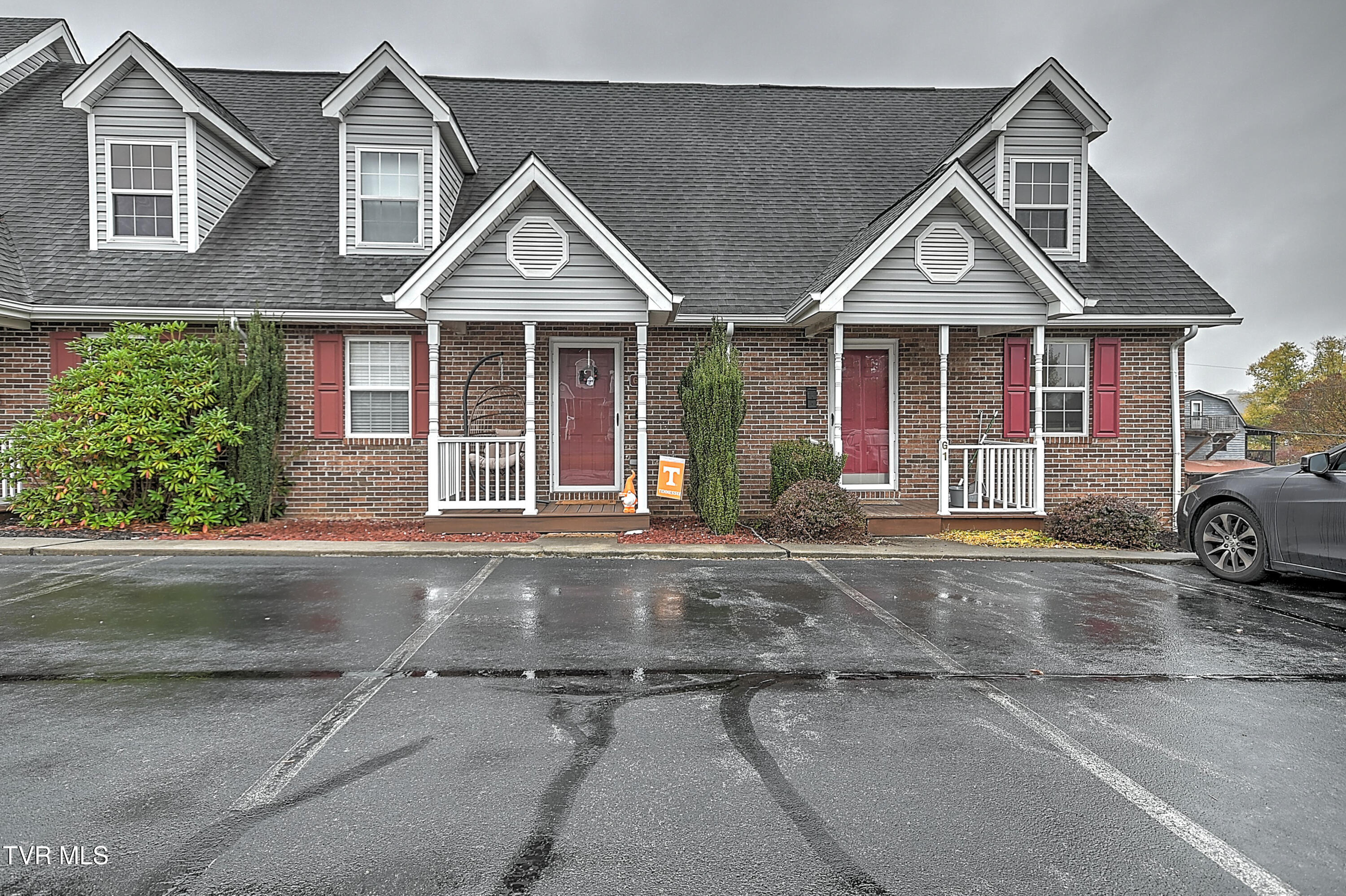 210 Spring Street, G-2
