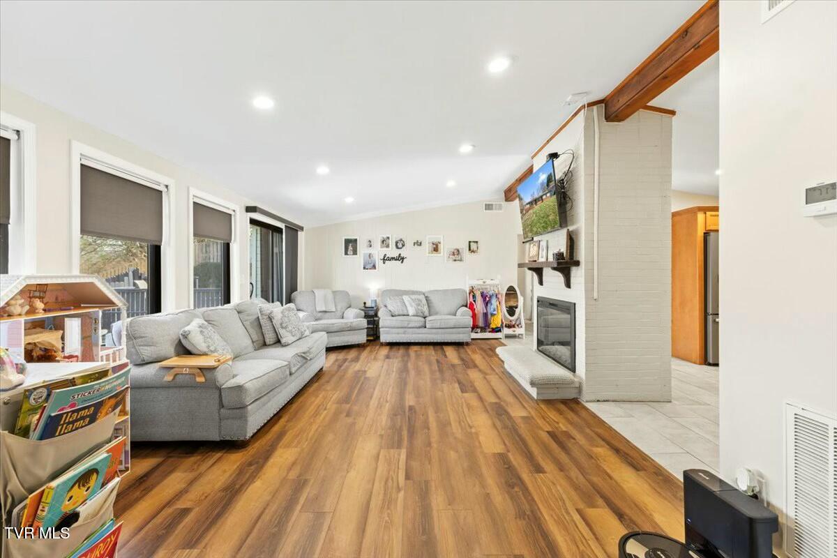 589 Dogwood Drive