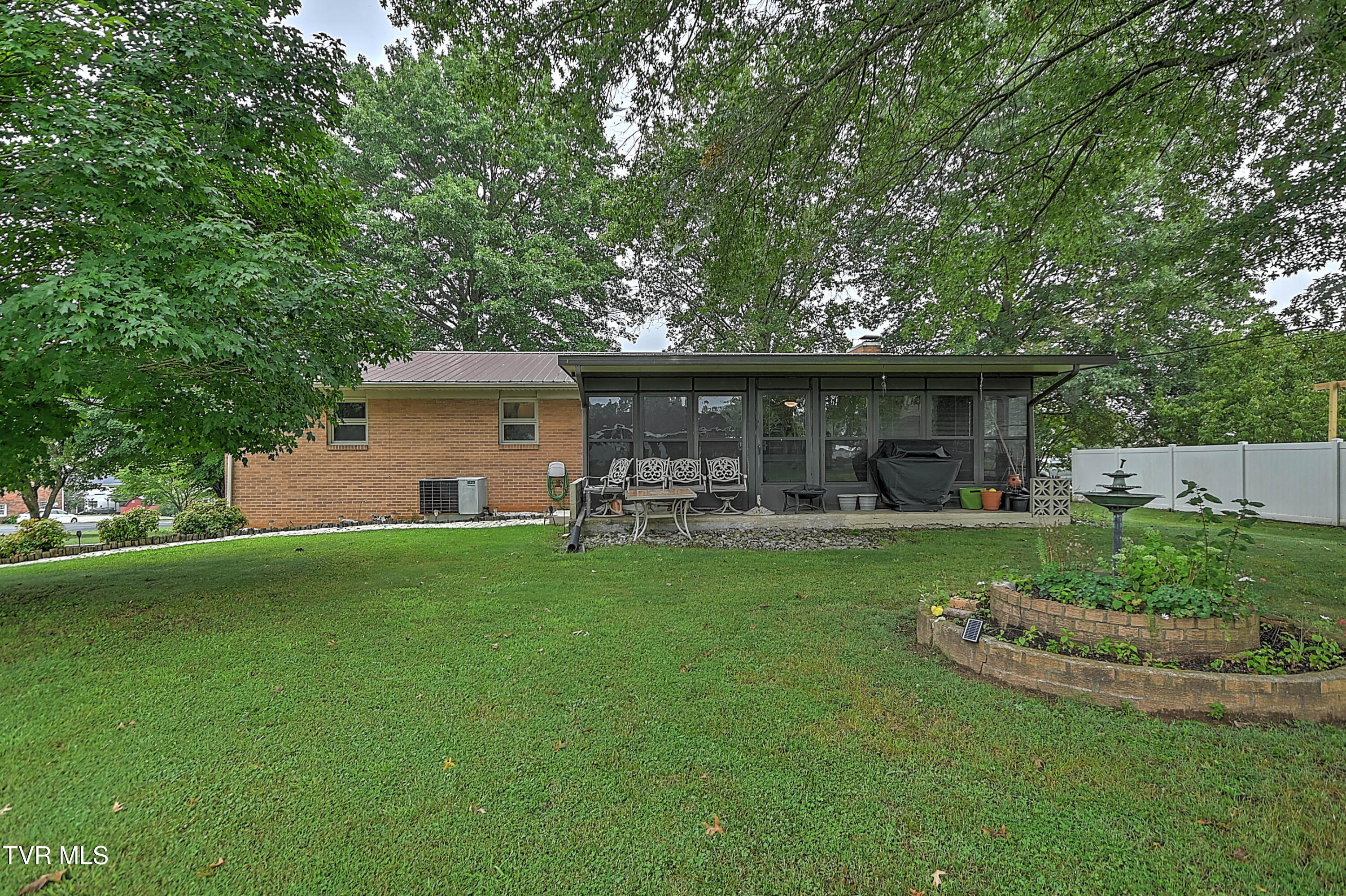 522 Birch Street