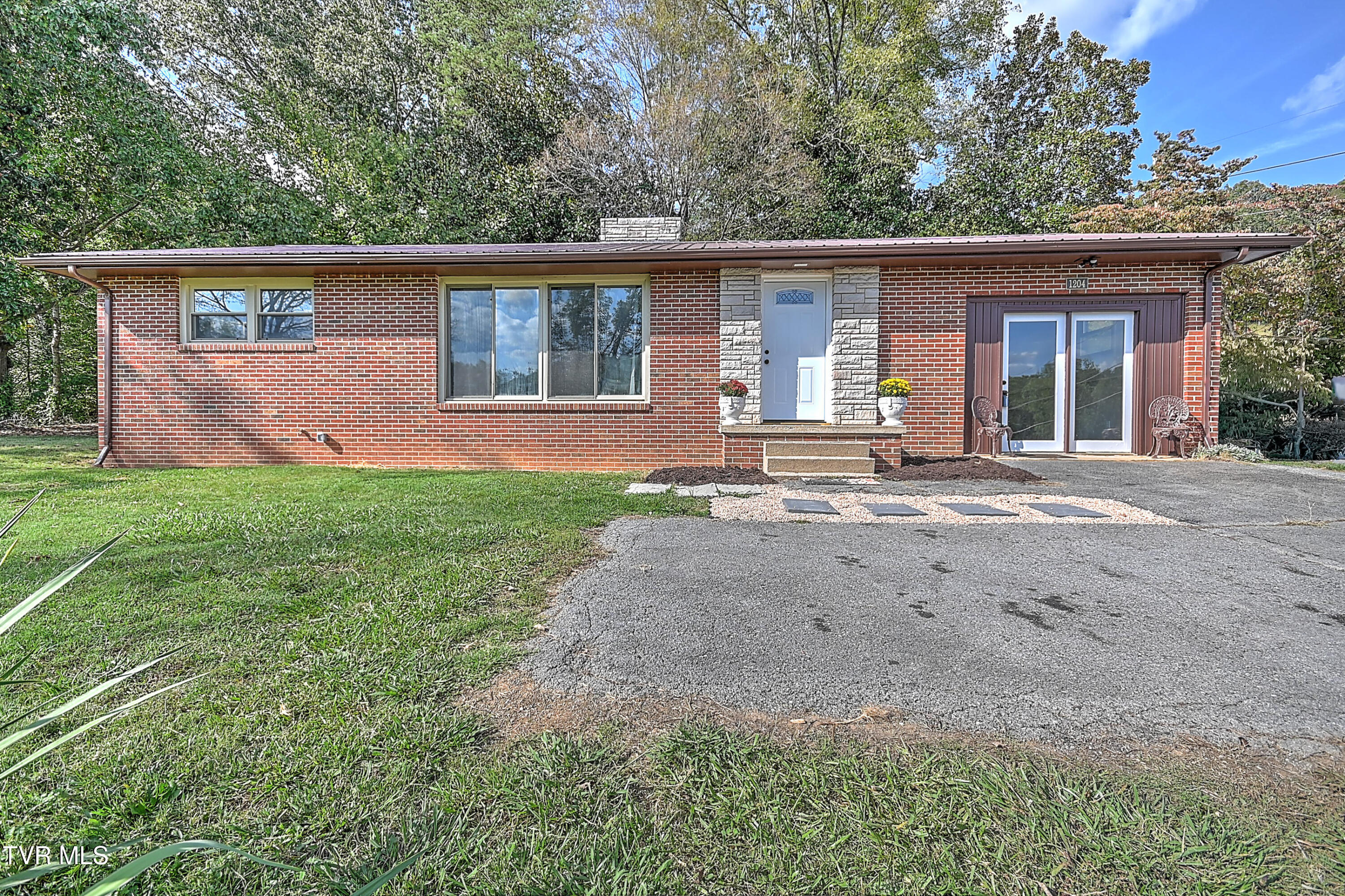 1204 West Carters Valley Road