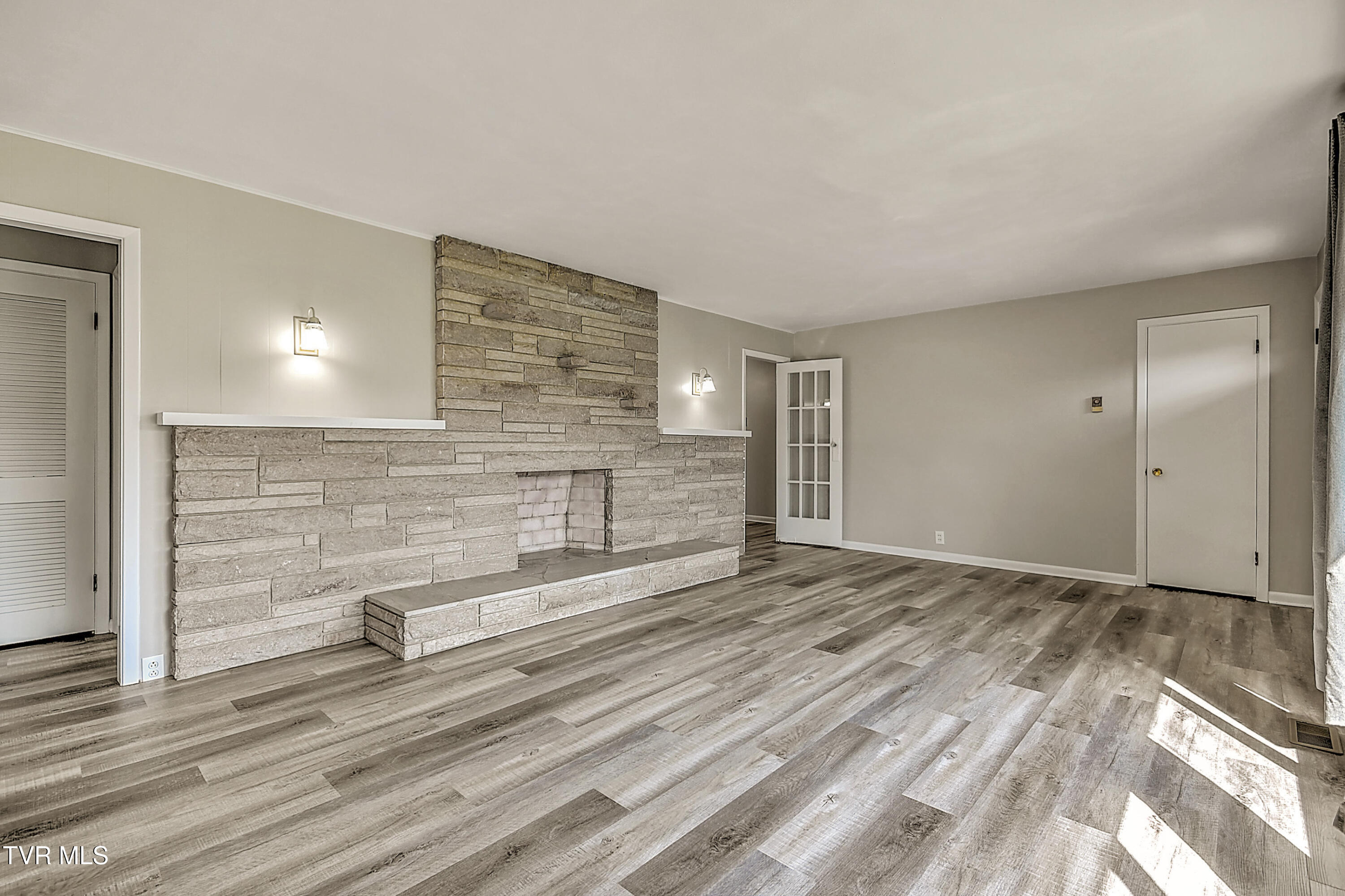 1204 West Carters Valley Road