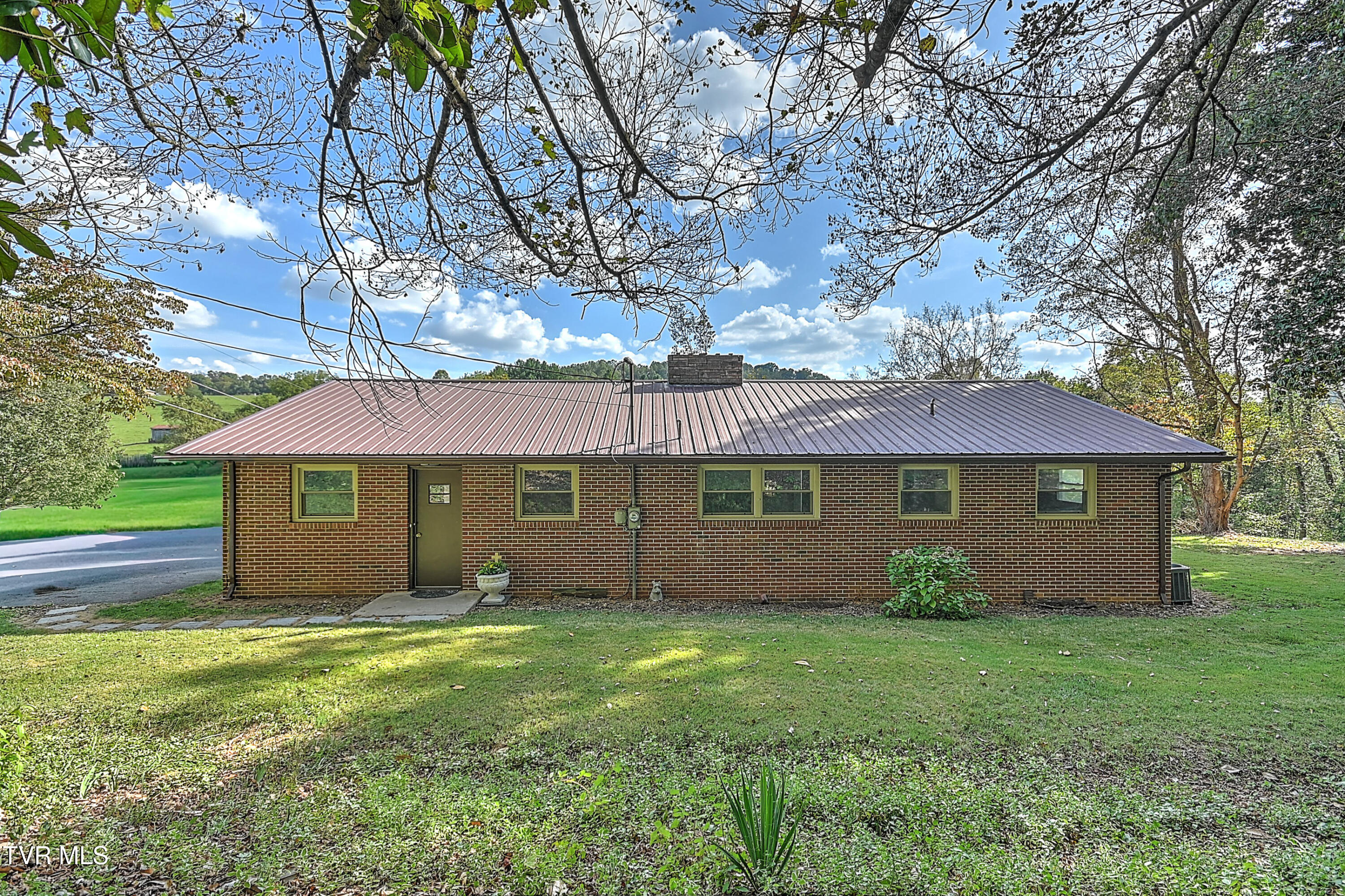 1204 West Carters Valley Road