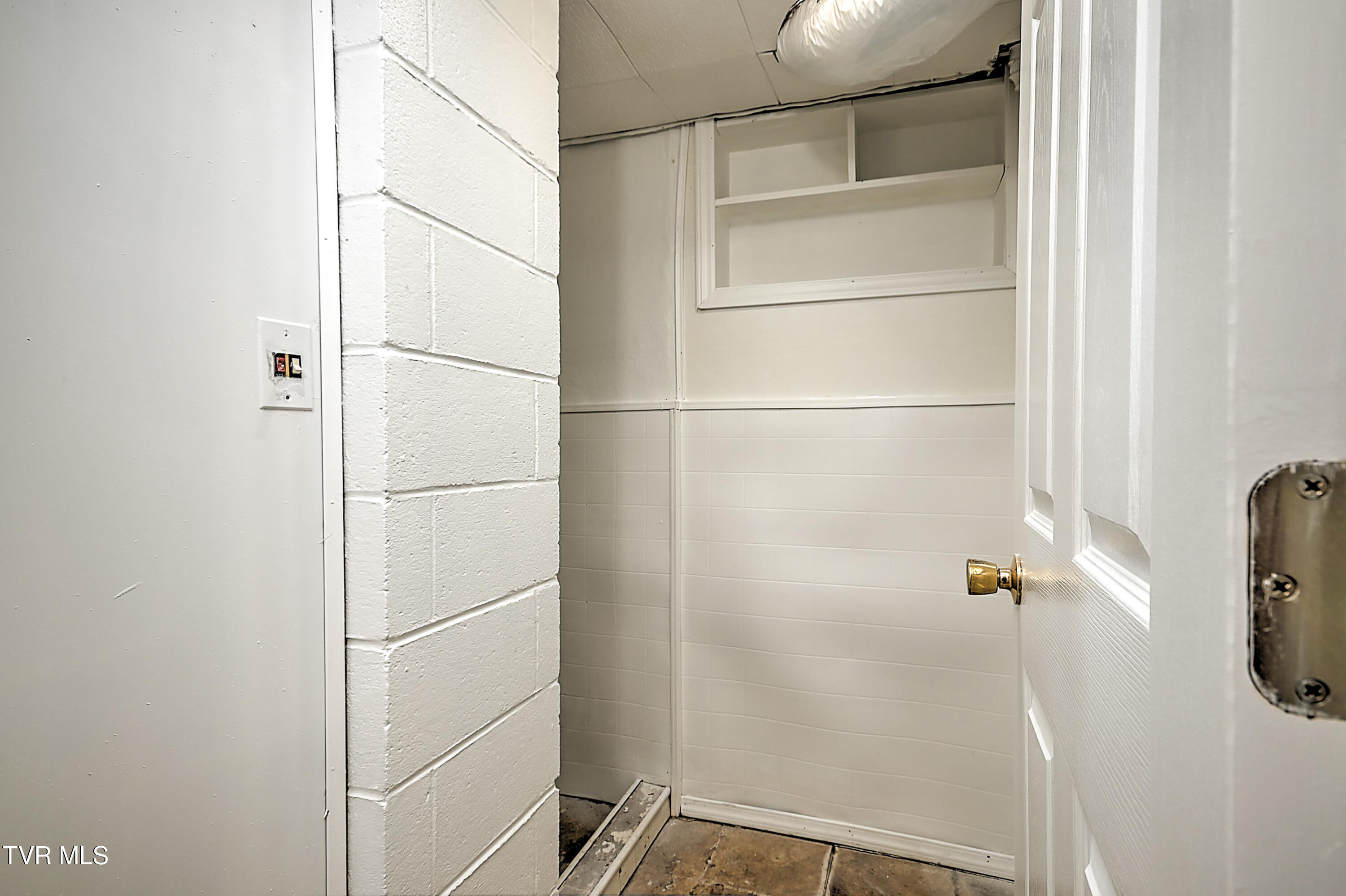 1204 West Carters Valley Road