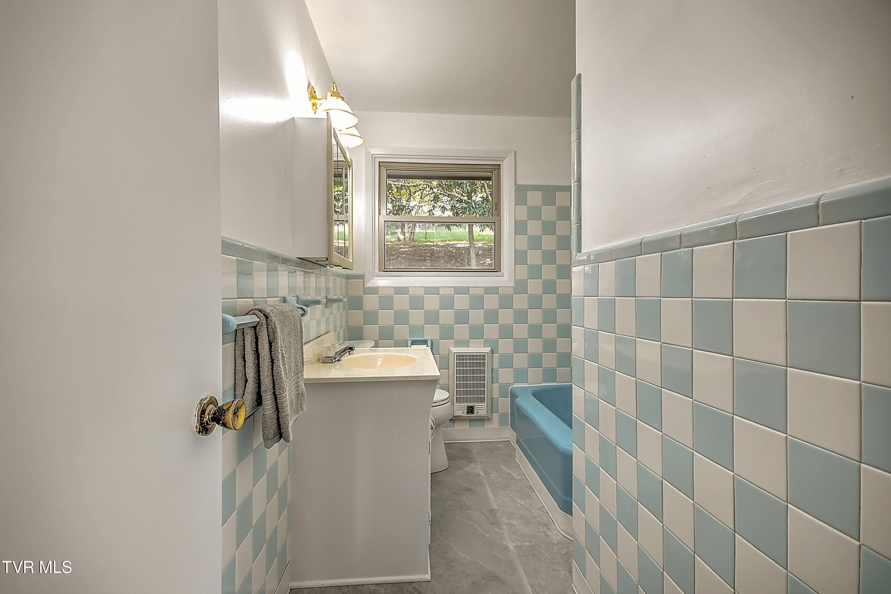 1204 West Carters Valley Road