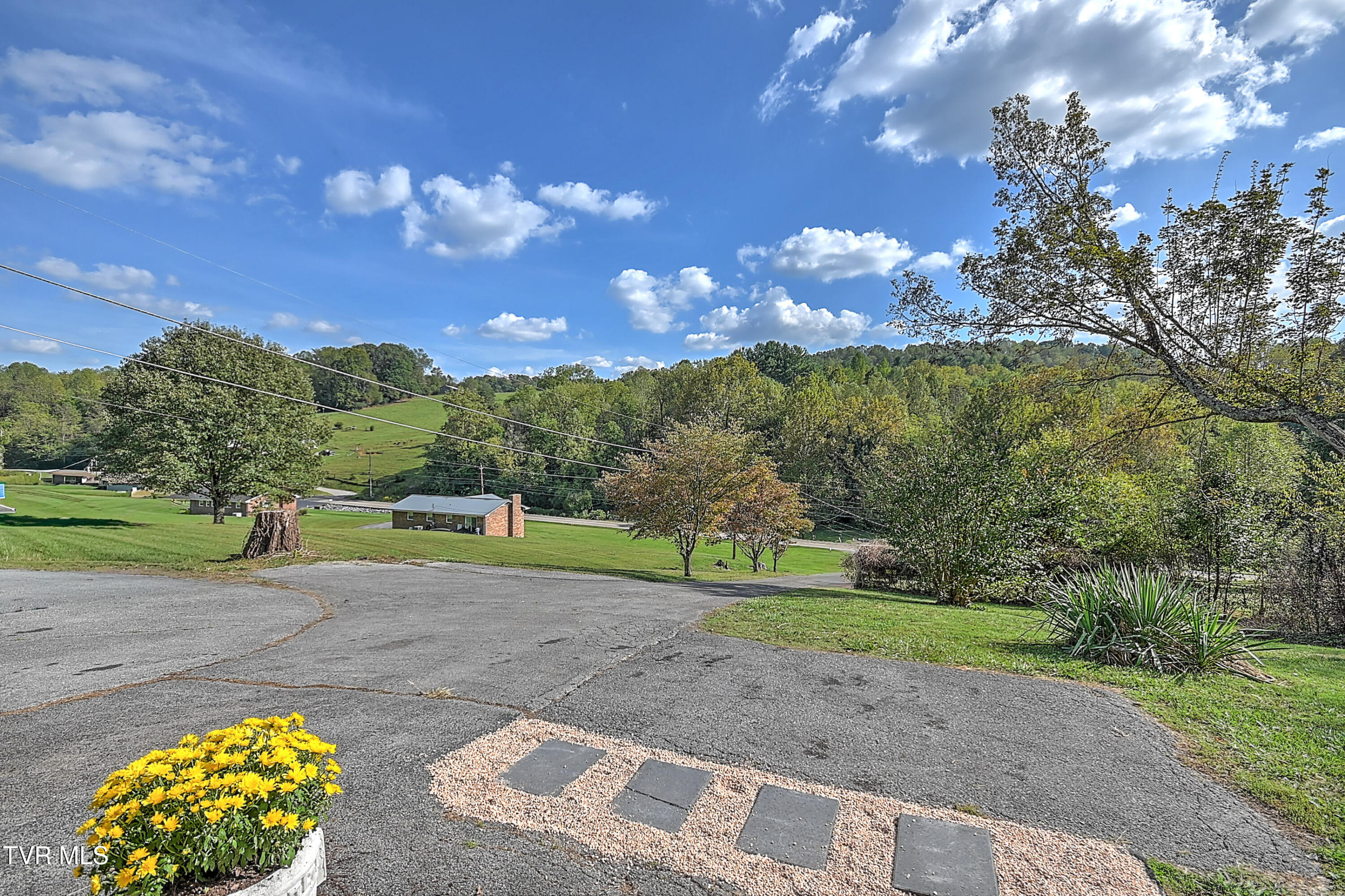 1204 West Carters Valley Road