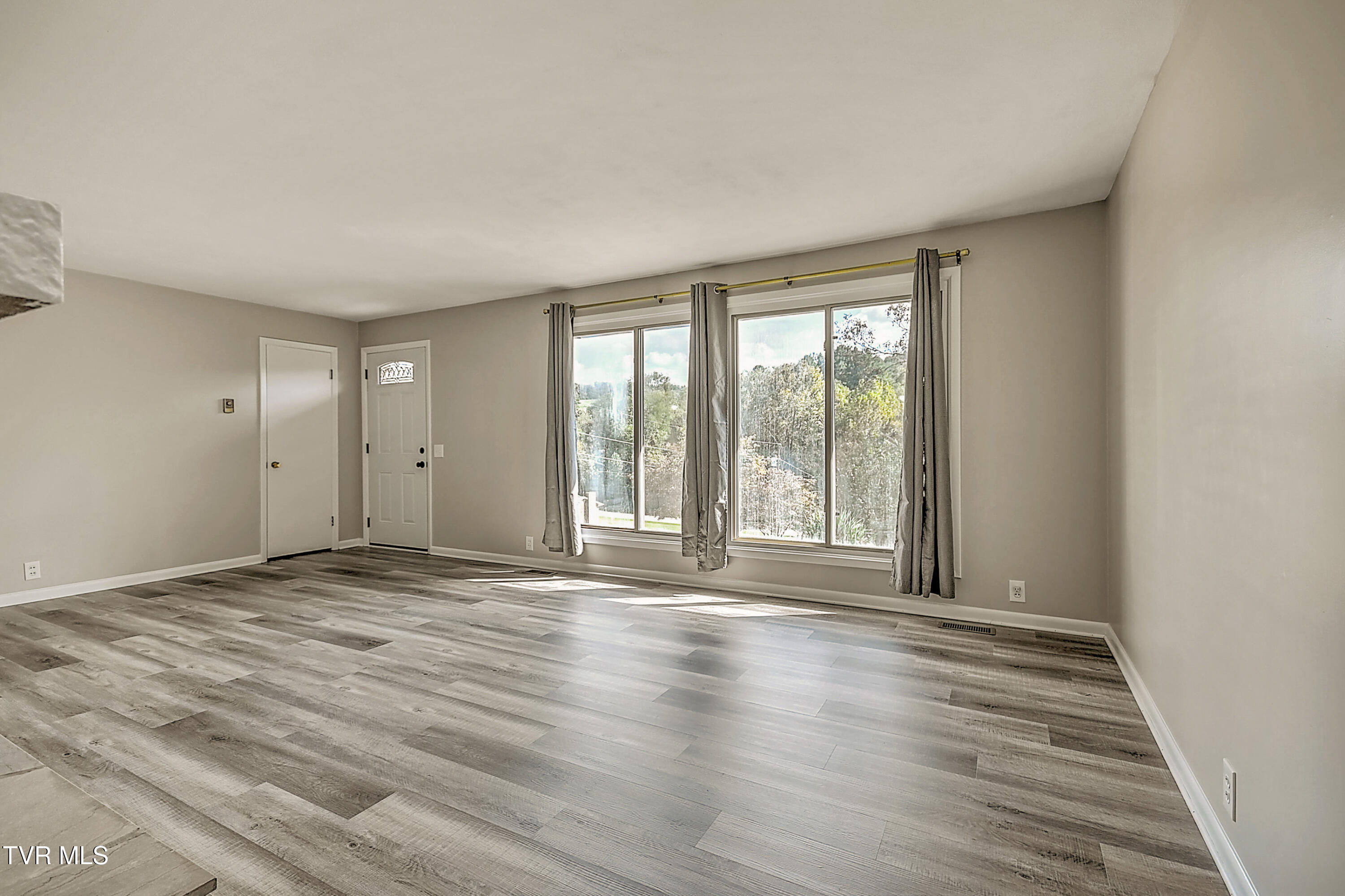 1204 West Carters Valley Road