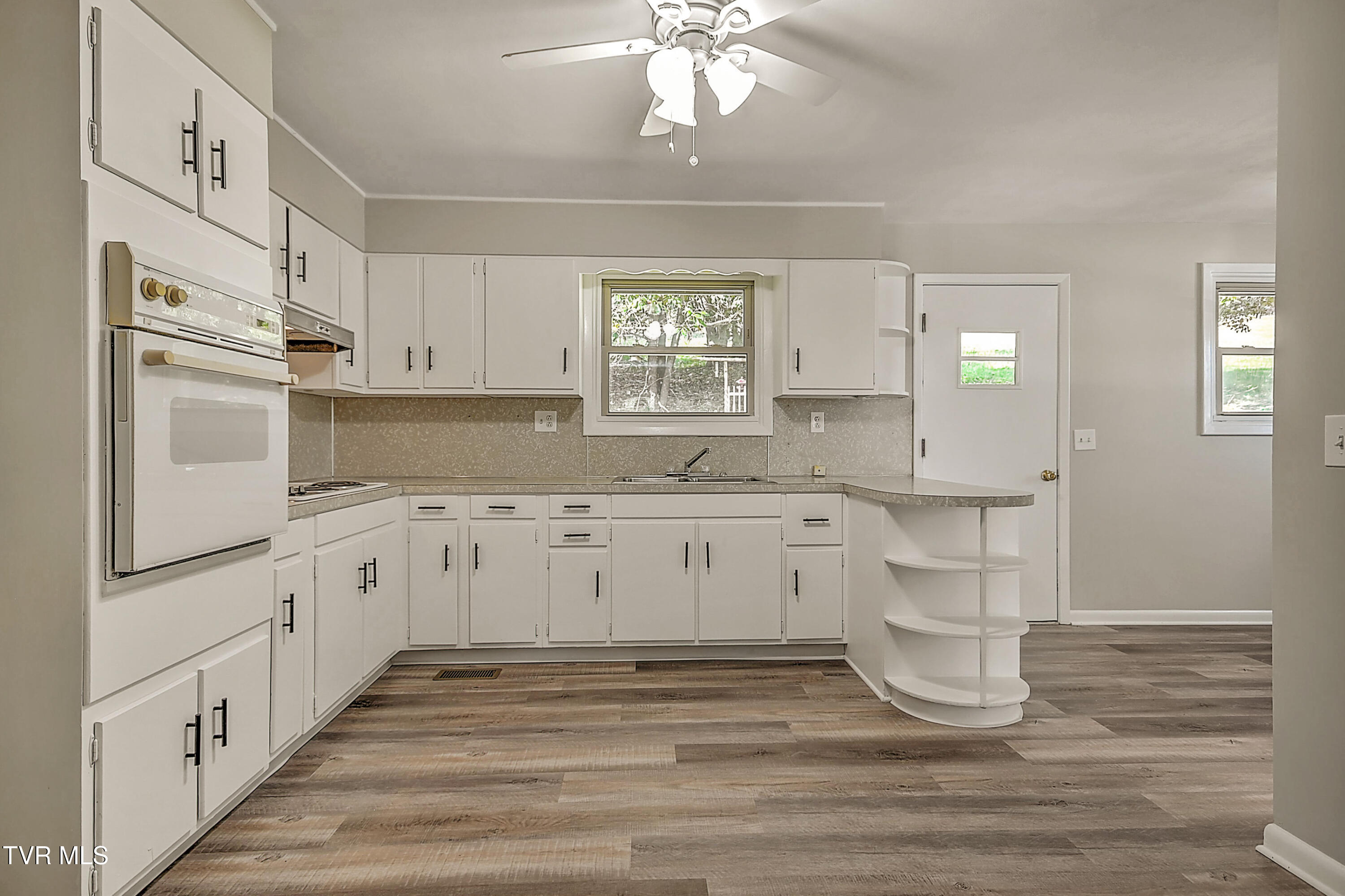 1204 West Carters Valley Road