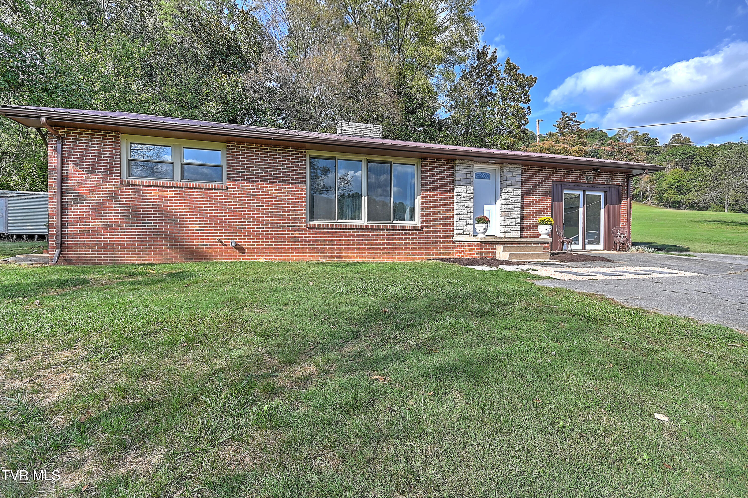 1204 West Carters Valley Road