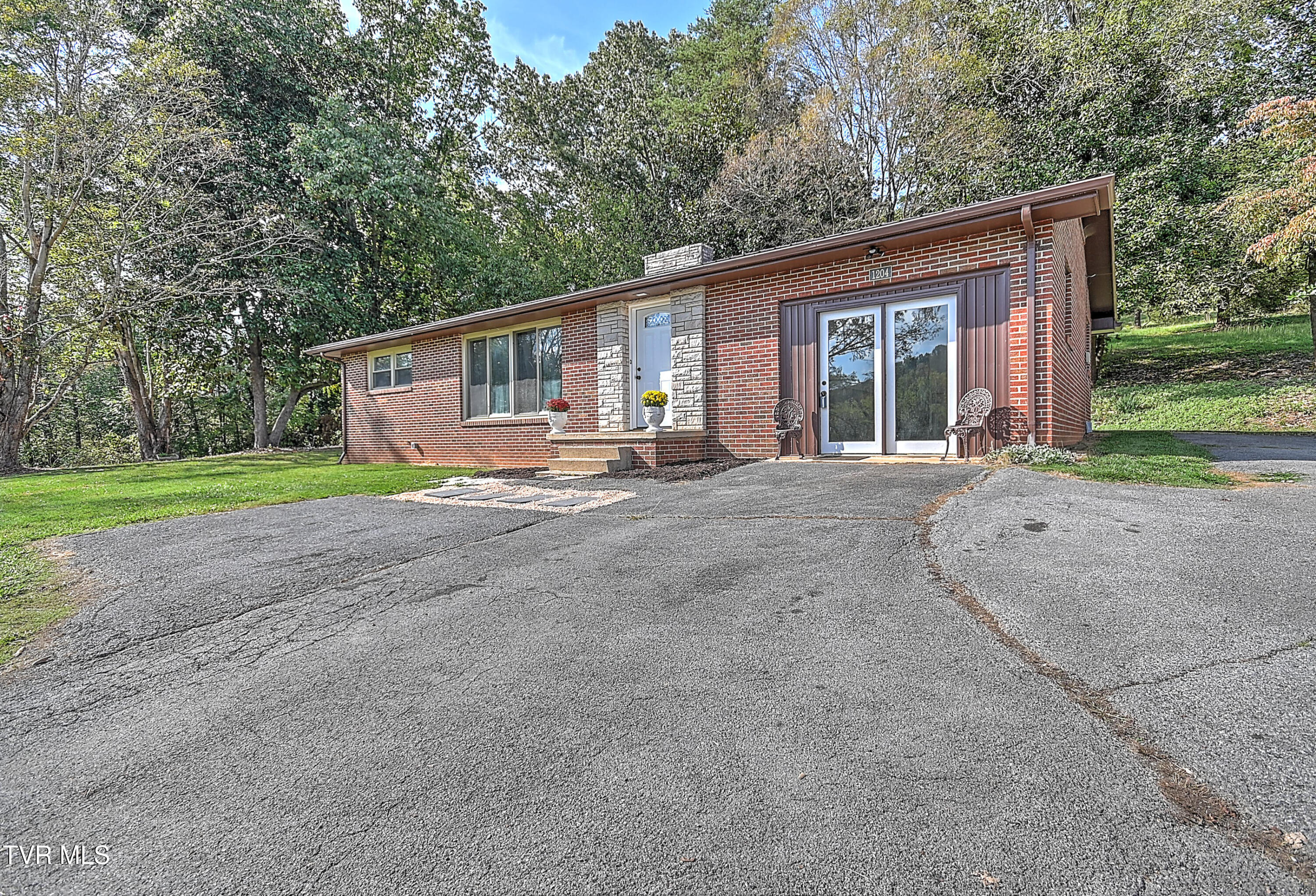 1204 West Carters Valley Road