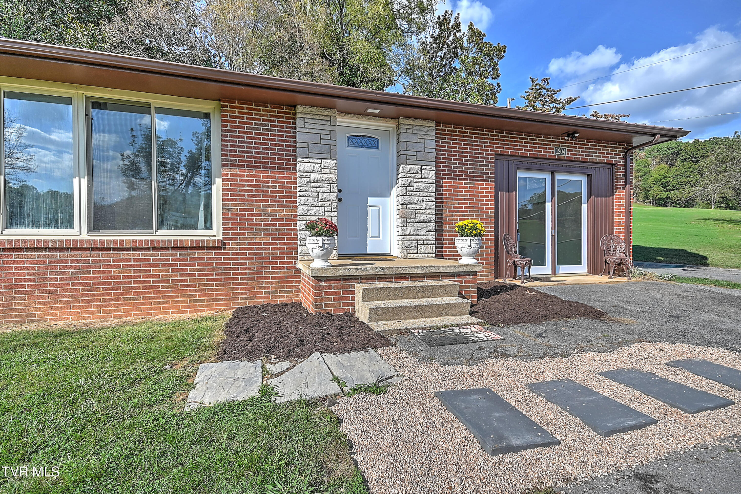 1204 West Carters Valley Road