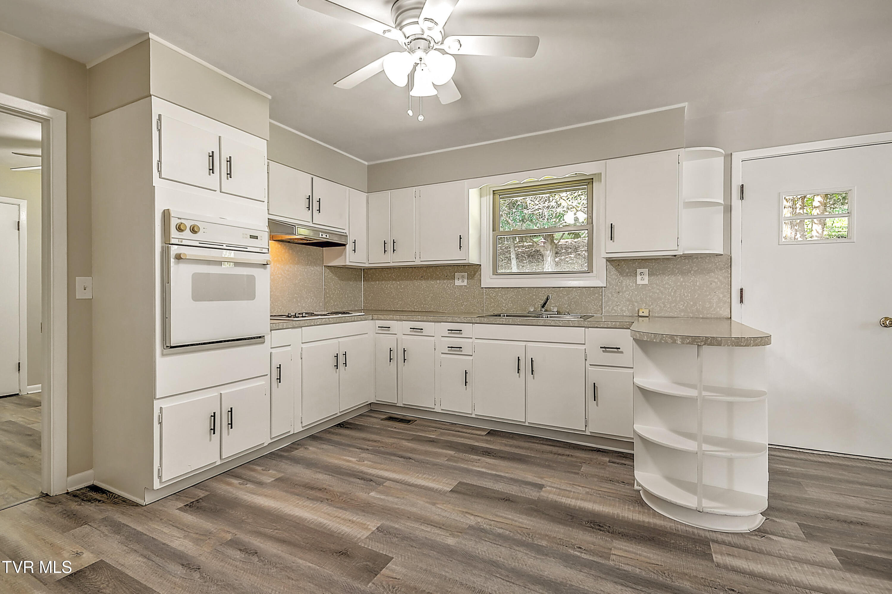 1204 West Carters Valley Road