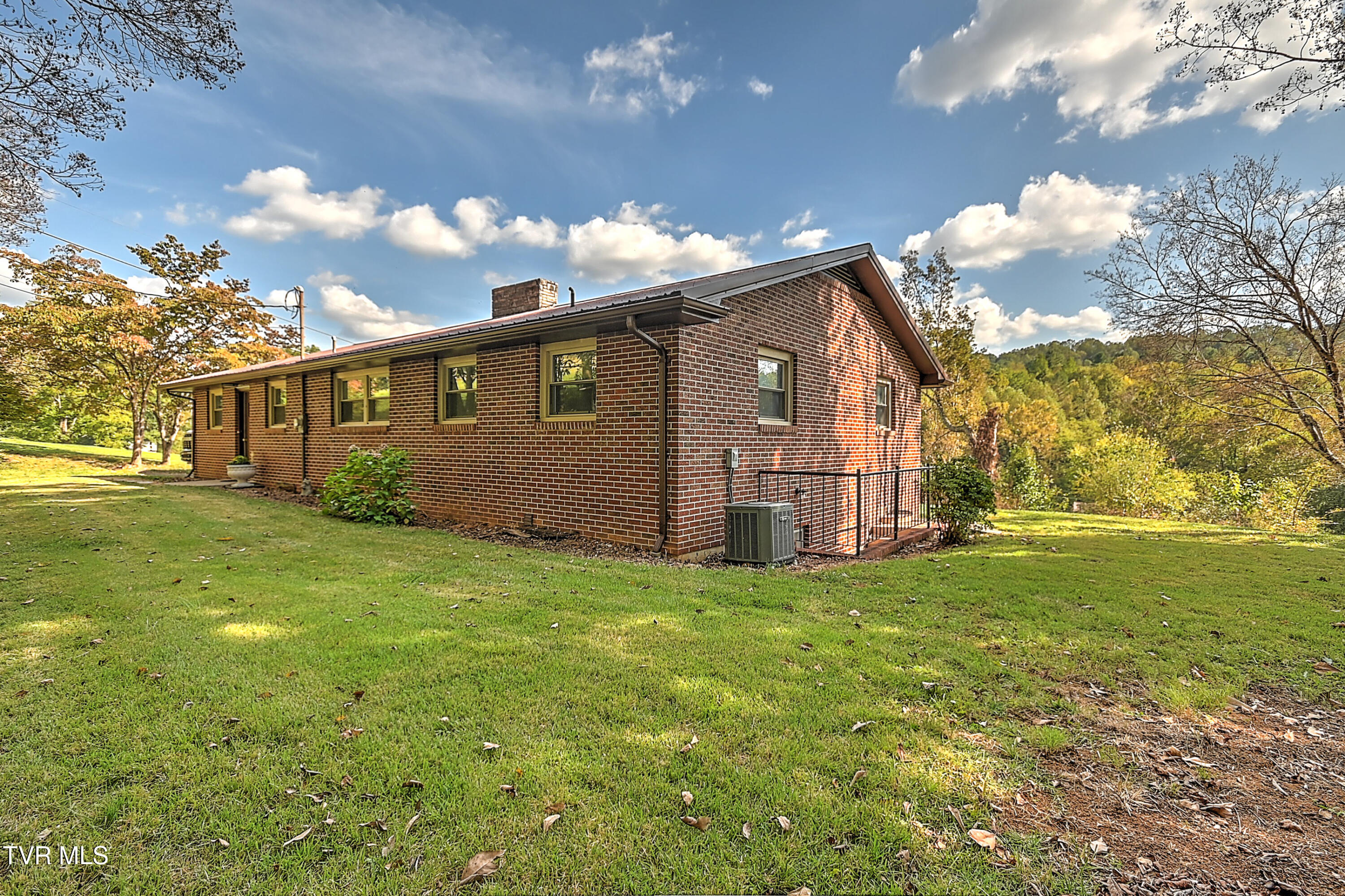 1204 West Carters Valley Road