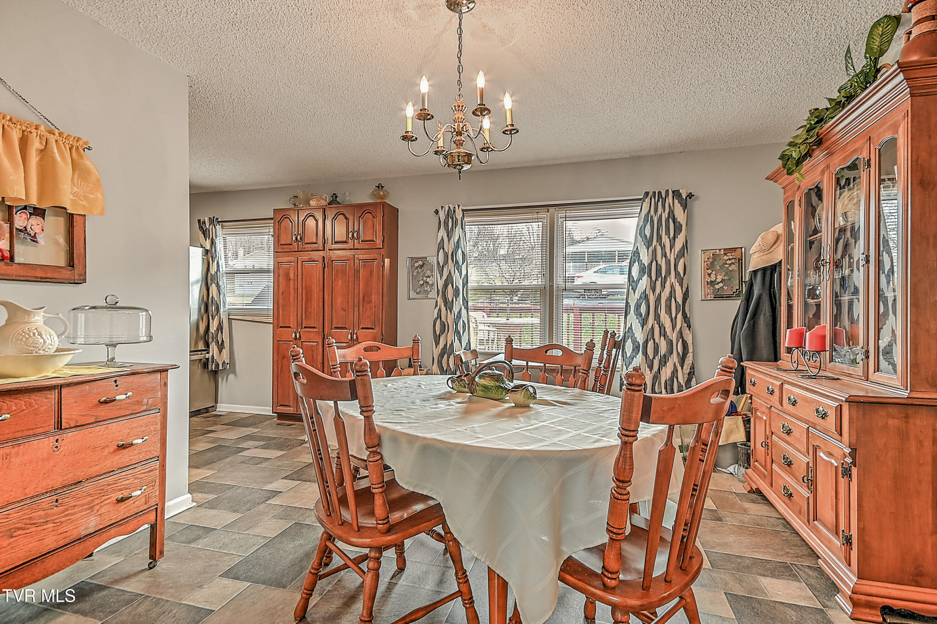 270 Alders Place Extension