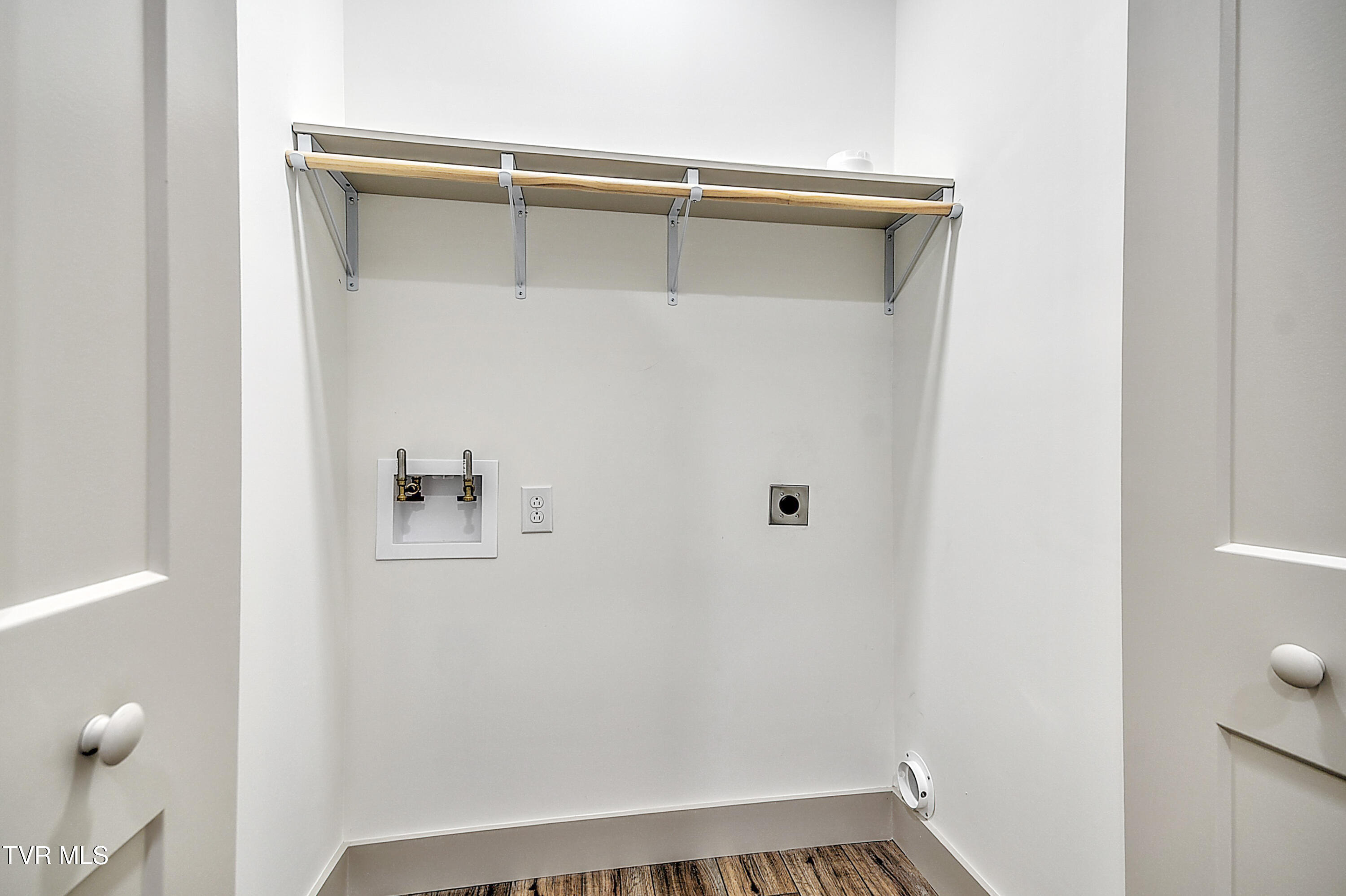 505 Hickory Tree Pvt Drive