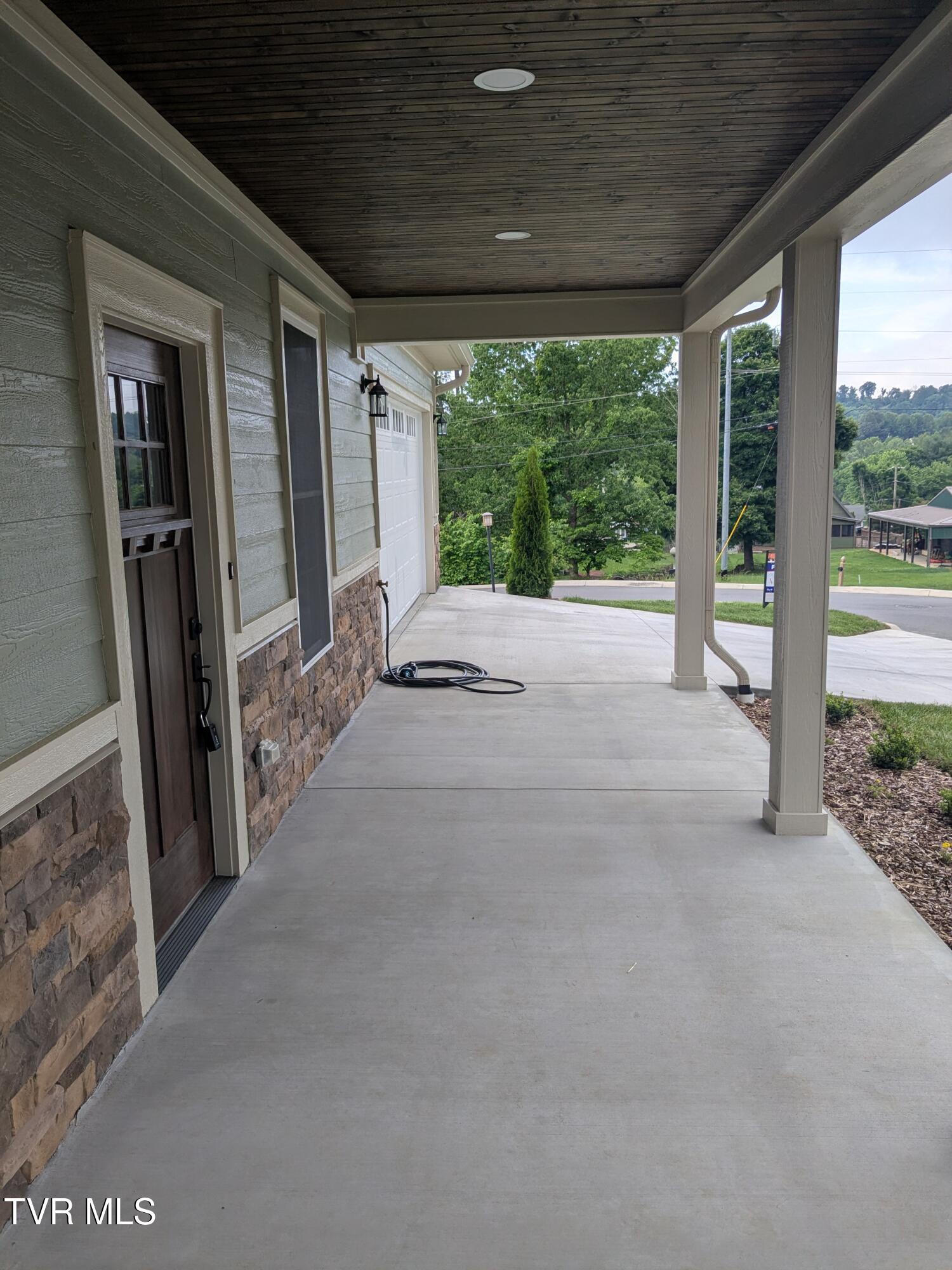 505 Hickory Tree Pvt Drive