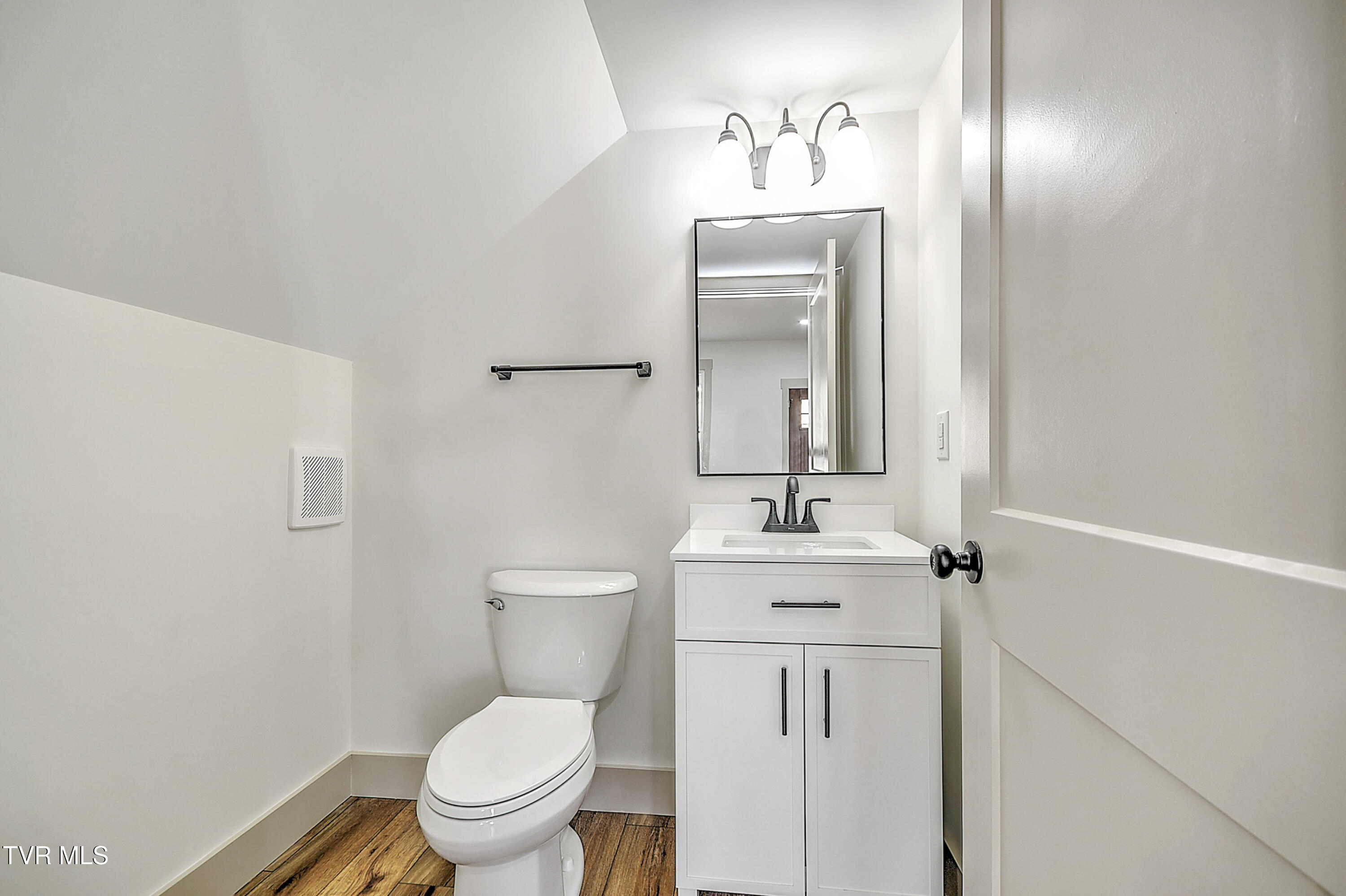 505 Hickory Tree Pvt Drive