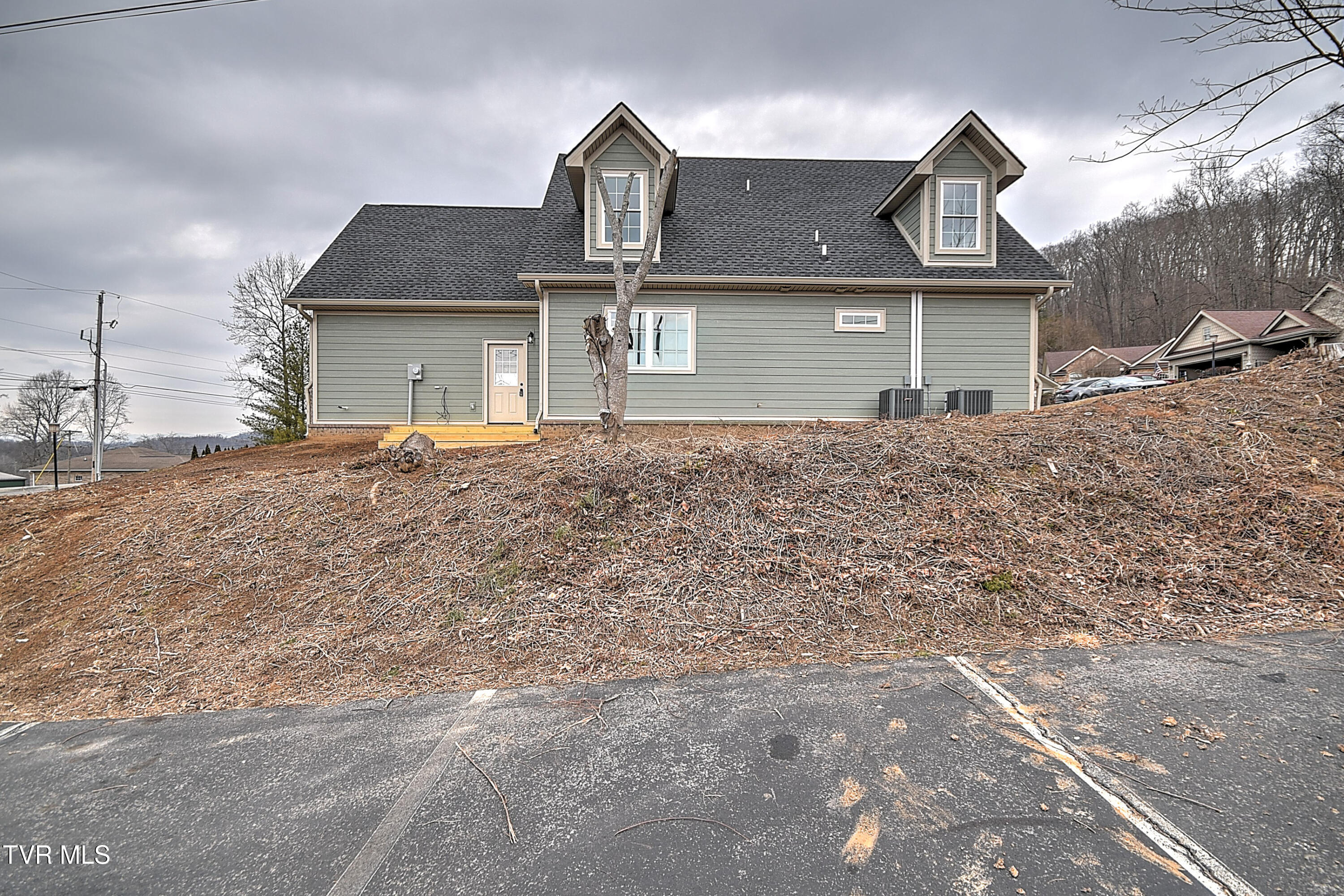 505 Hickory Tree Pvt Drive