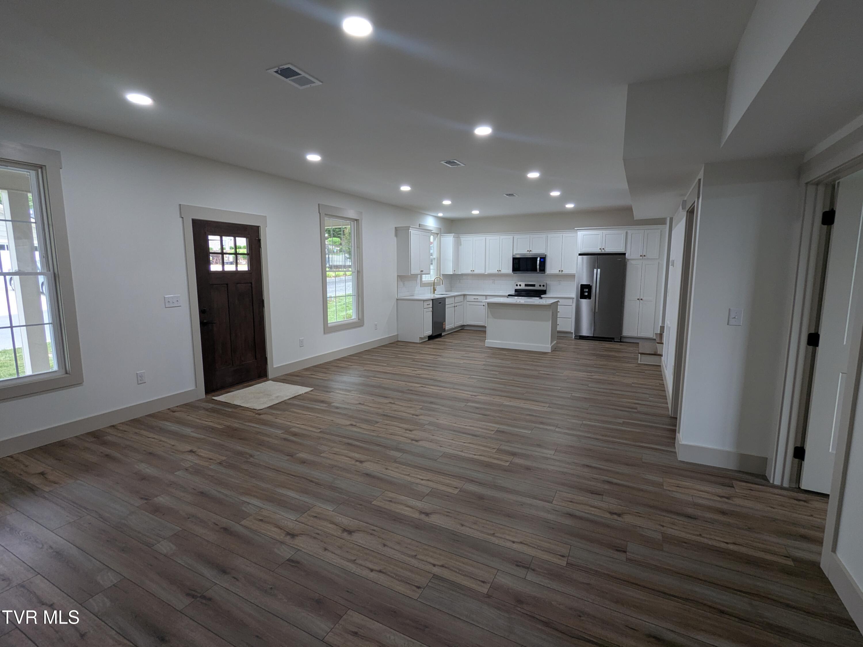 505 Hickory Tree Pvt Drive