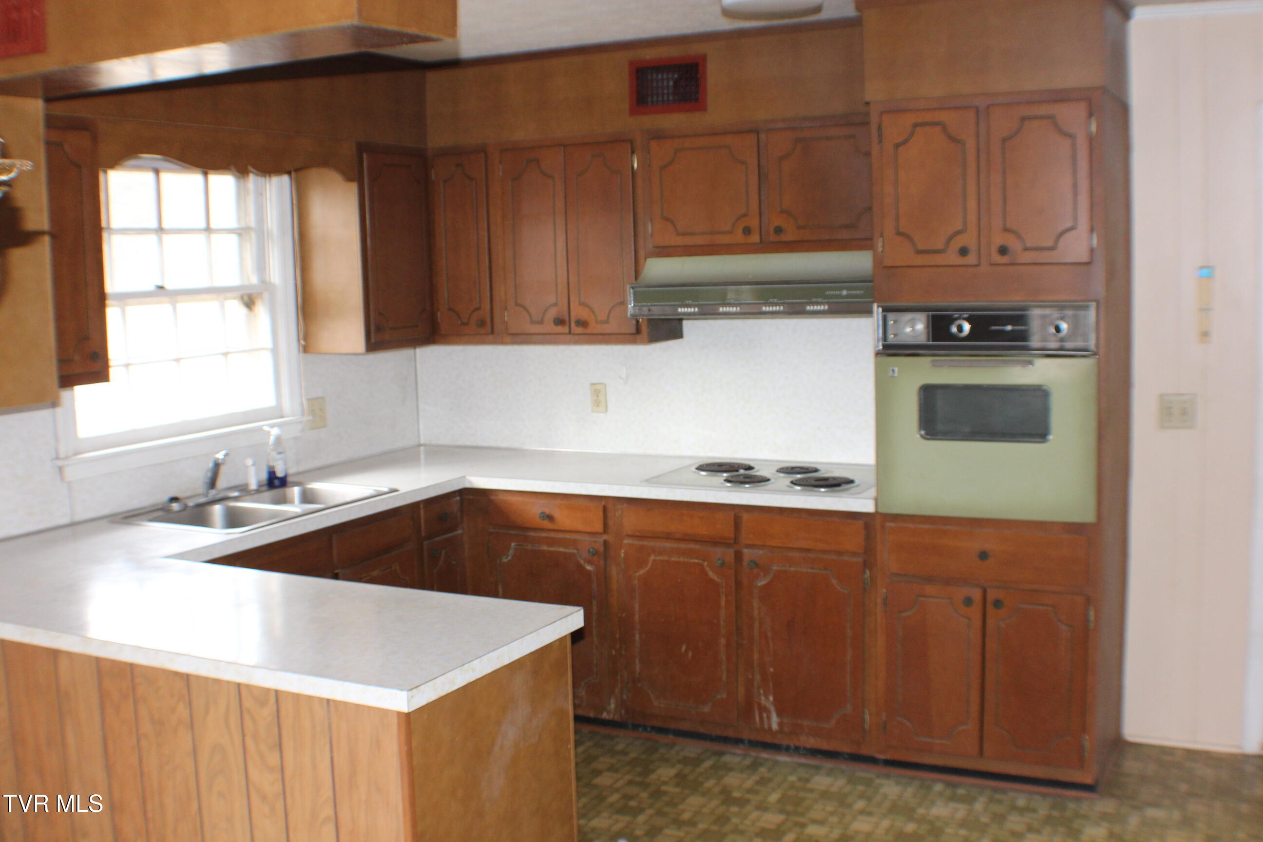 201 Coralwood Drive