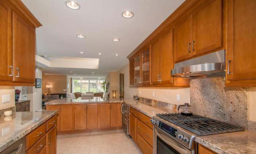 48275 Racquet Lane Lane