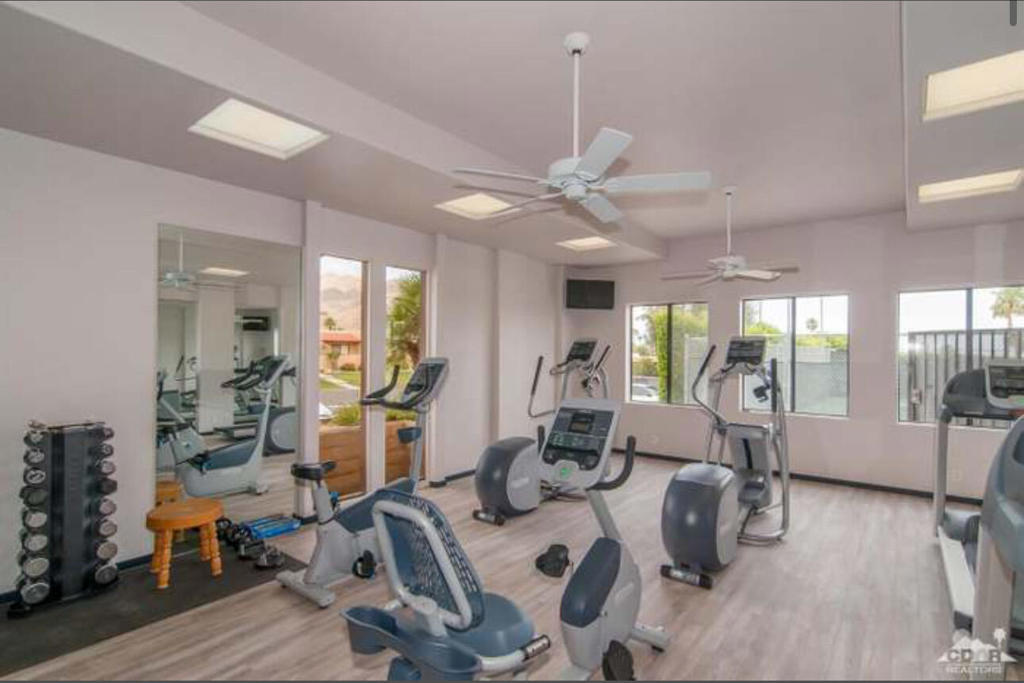 48275 Racquet Lane Lane