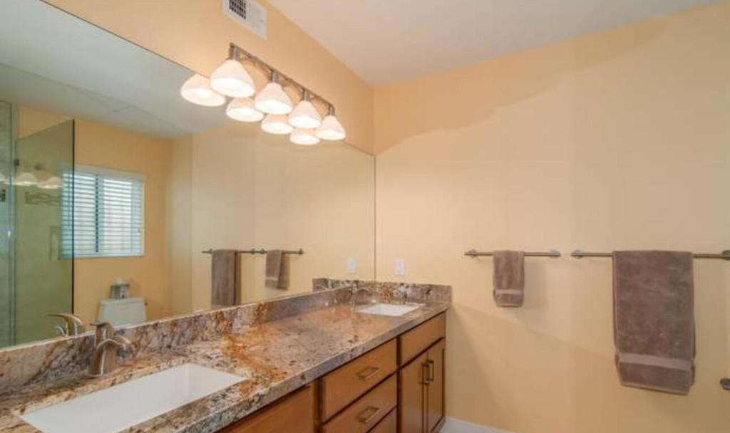 48275 Racquet Lane Lane