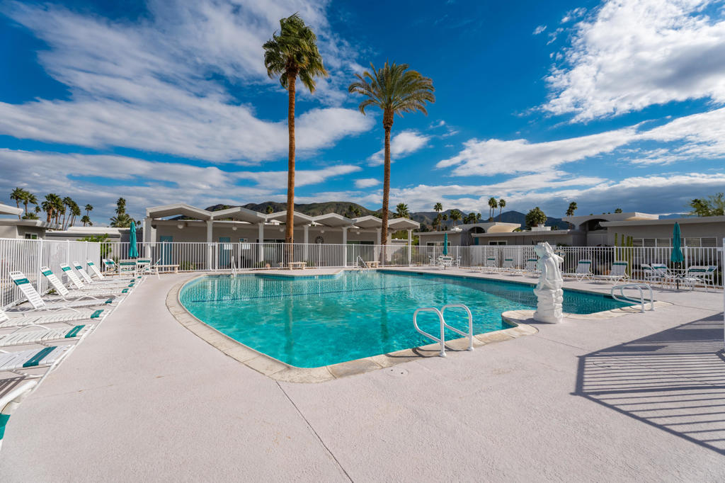 2518 S Sierra Madre