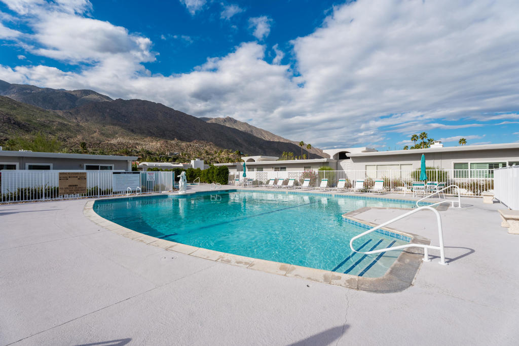 2518 S Sierra Madre