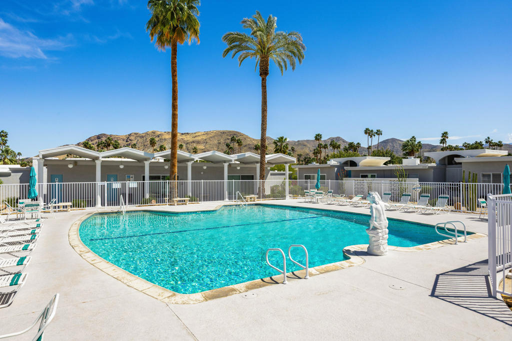 2518 S Sierra Madre