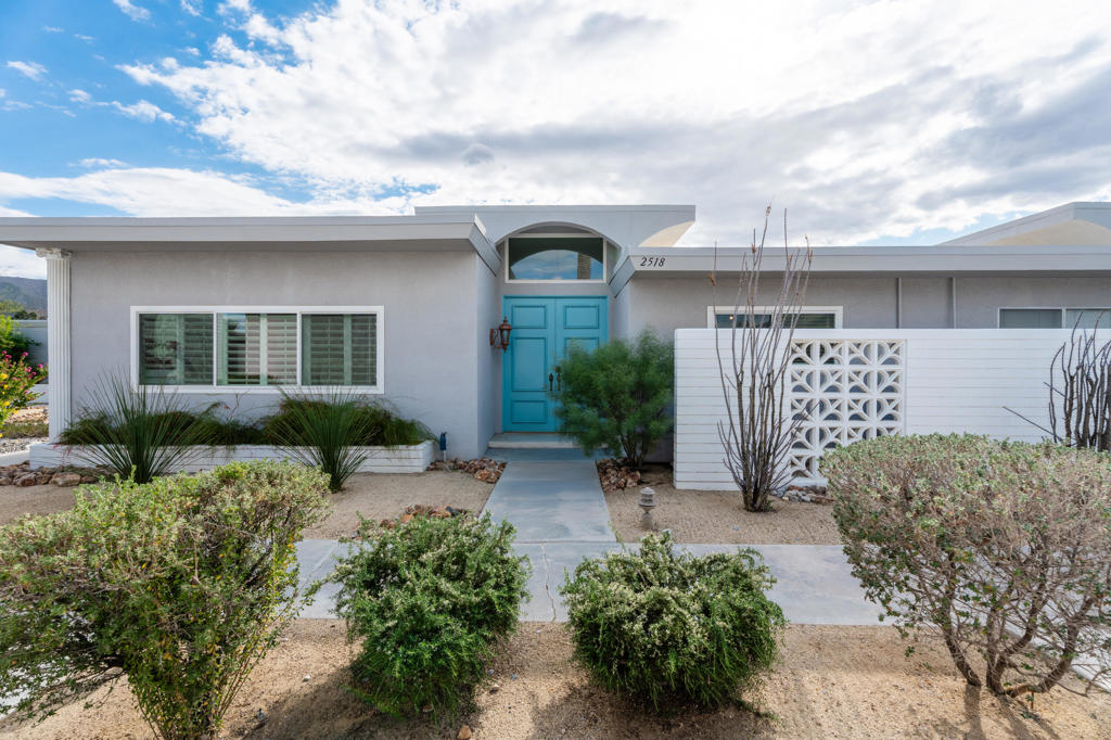 2518 S Sierra Madre