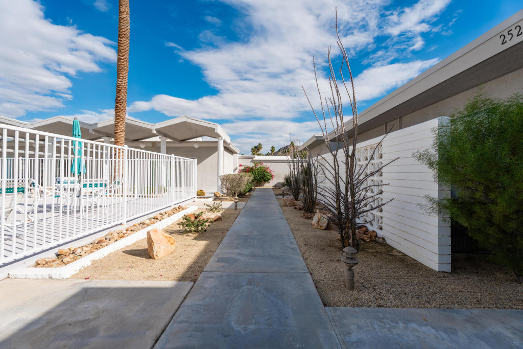 2518 S Sierra Madre