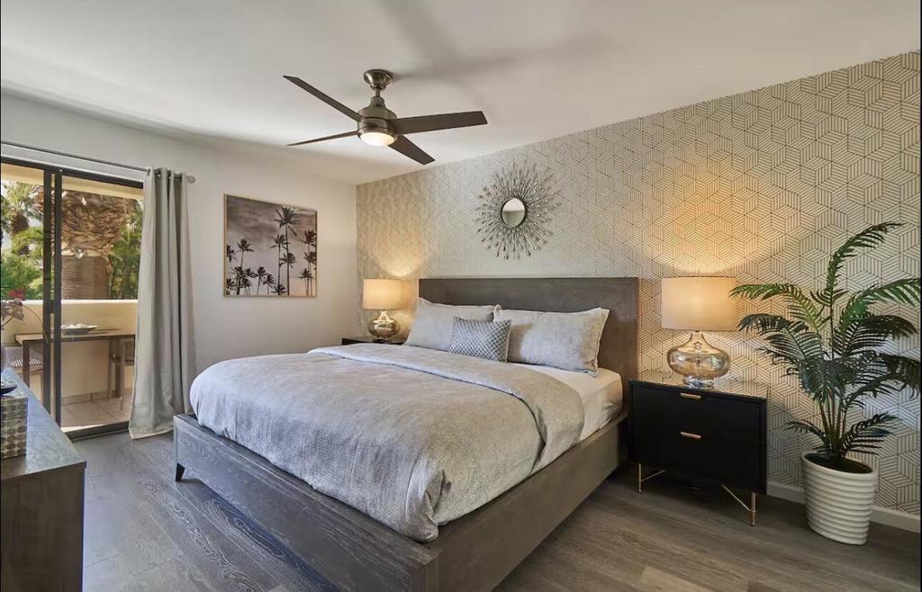 255 E Avenida Granada 322