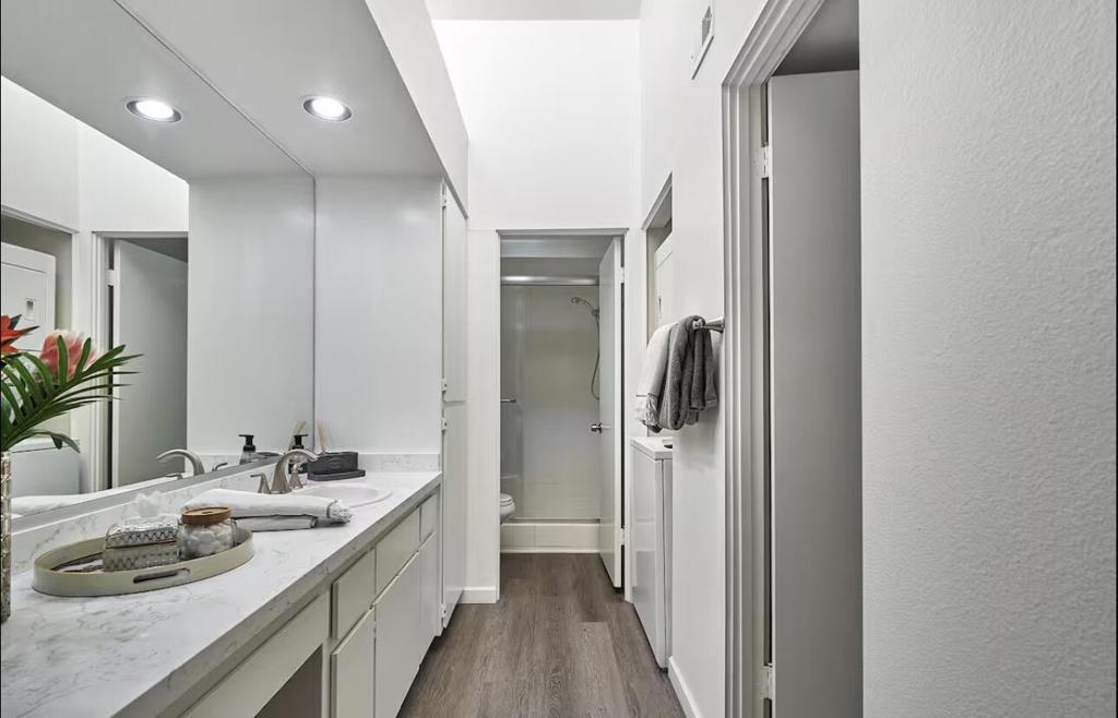 255 E Avenida Granada 322