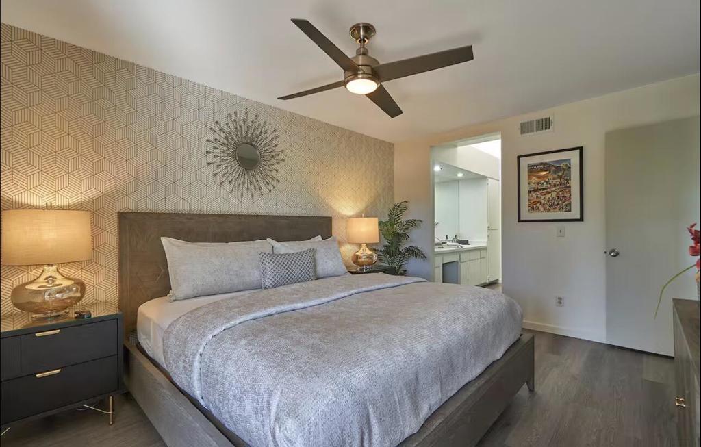 255 E Avenida Granada 322