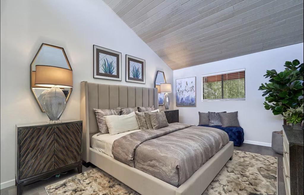 255 E Avenida Granada 322