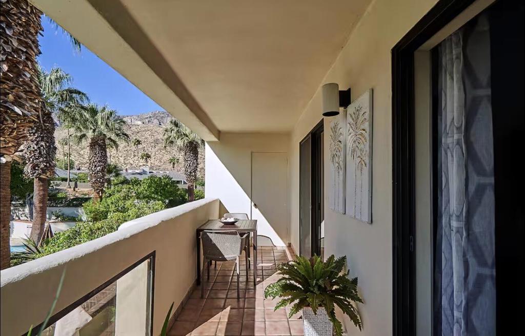 255 E Avenida Granada 322